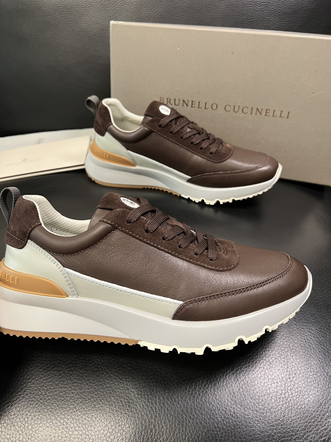 Brunello Cucinelli 高品质 顶级工艺品 BC 专柜同步原厂配置，意大利进口牛皮面料牛内