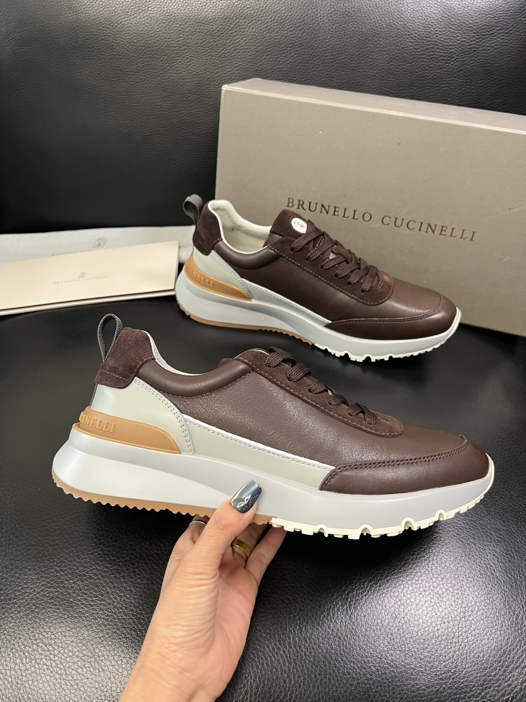 Brunello Cucinelli 高品质 顶级工艺品 BC 专柜同步原厂配置，意大利进口牛皮面料牛内