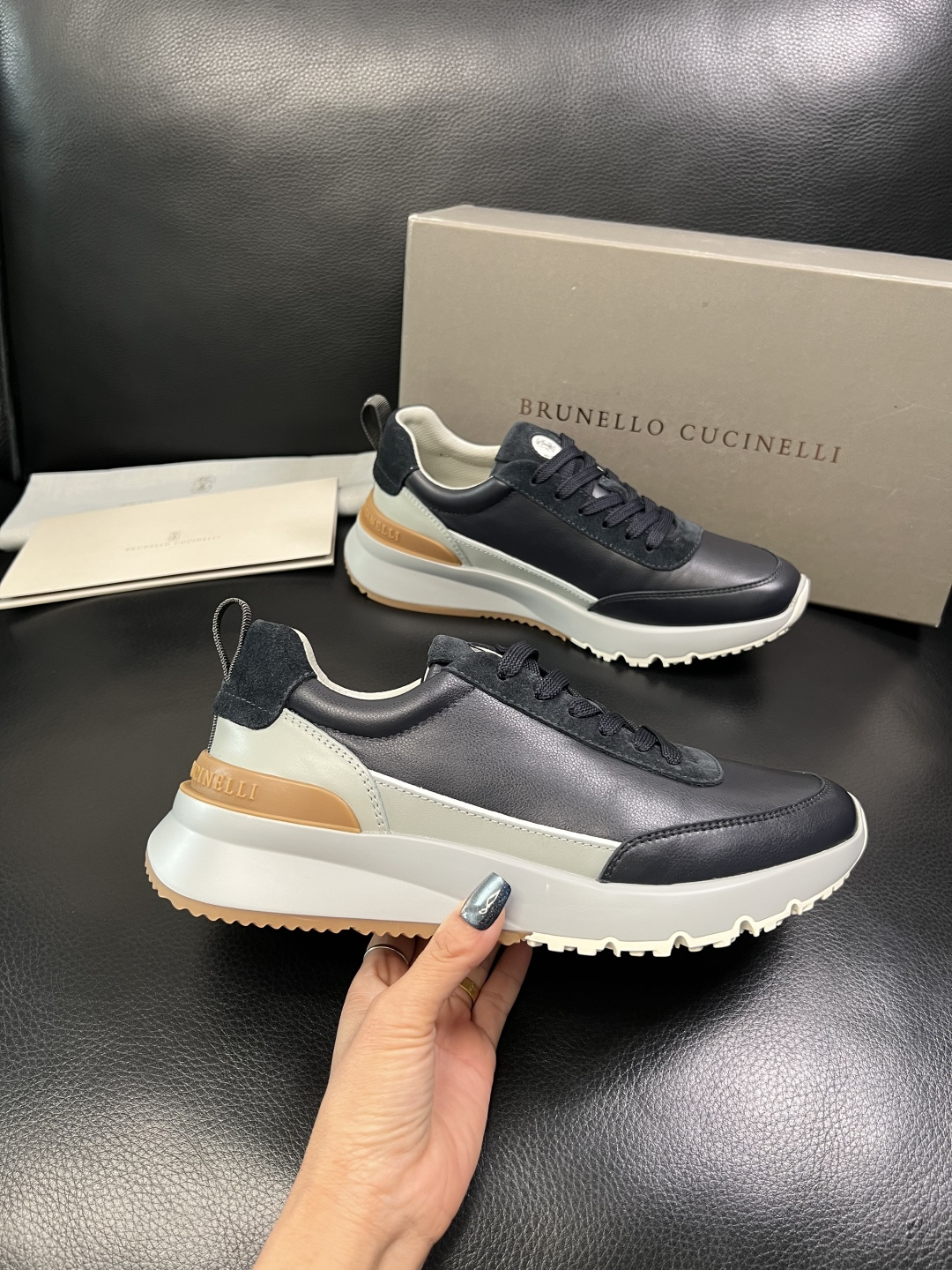 Brunello Cucinelli 高品质 顶级工艺品 BC 专柜同步原厂配置，意大利进口牛皮面料牛内