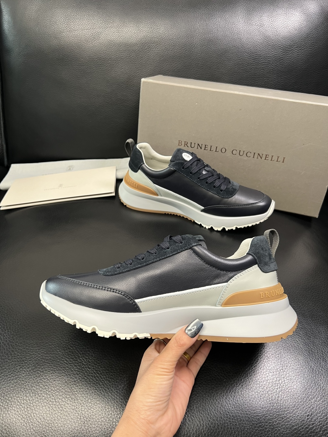 Brunello Cucinelli 高品质 顶级工艺品 BC 专柜同步原厂配置，意大利进口牛皮面料牛内