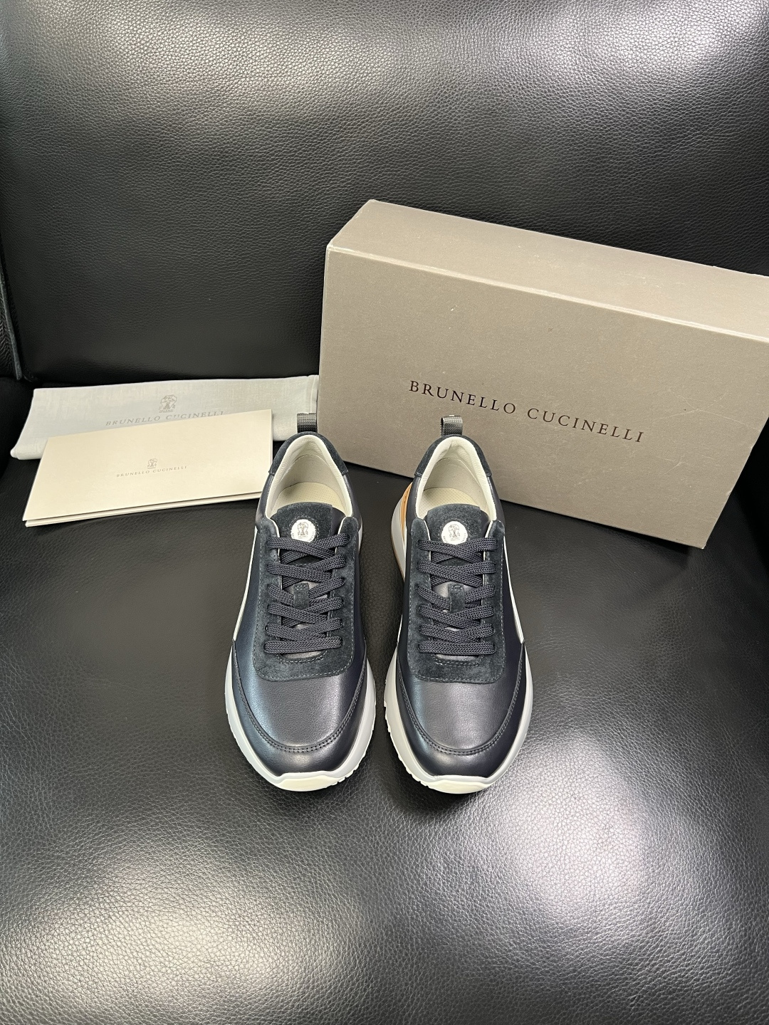 Brunello Cucinelli 高品质 顶级工艺品 BC 专柜同步原厂配置，意大利进口牛皮面料牛内