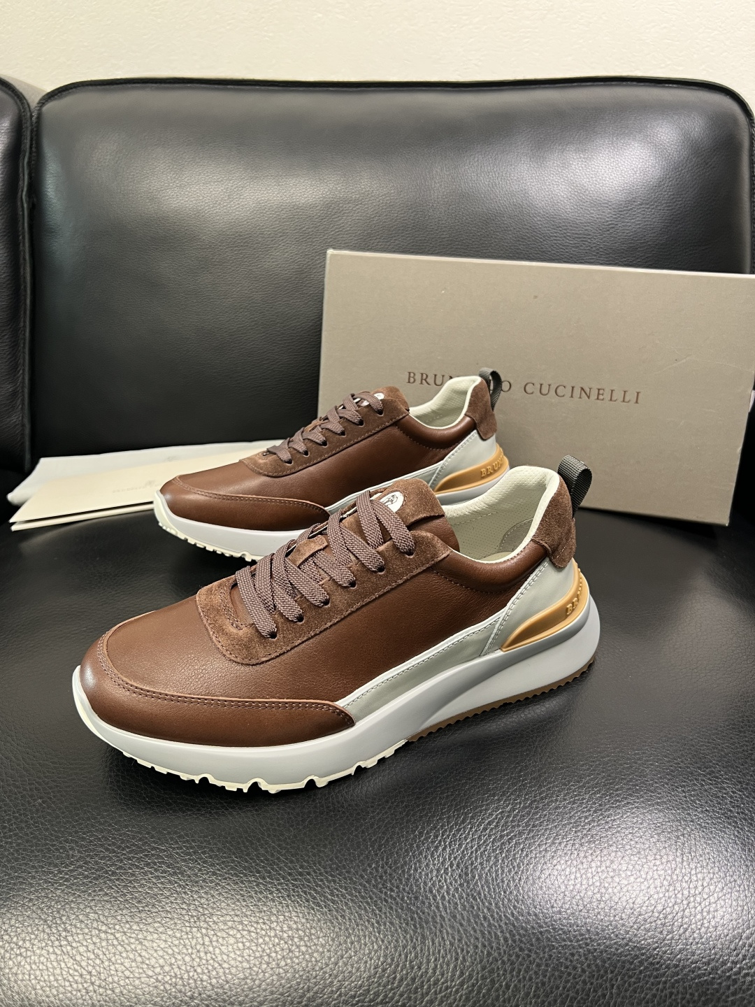 Brunello Cucinelli 高品质 顶级工艺品 BC 专柜同步原厂配置，意大利进口牛皮面料牛内
