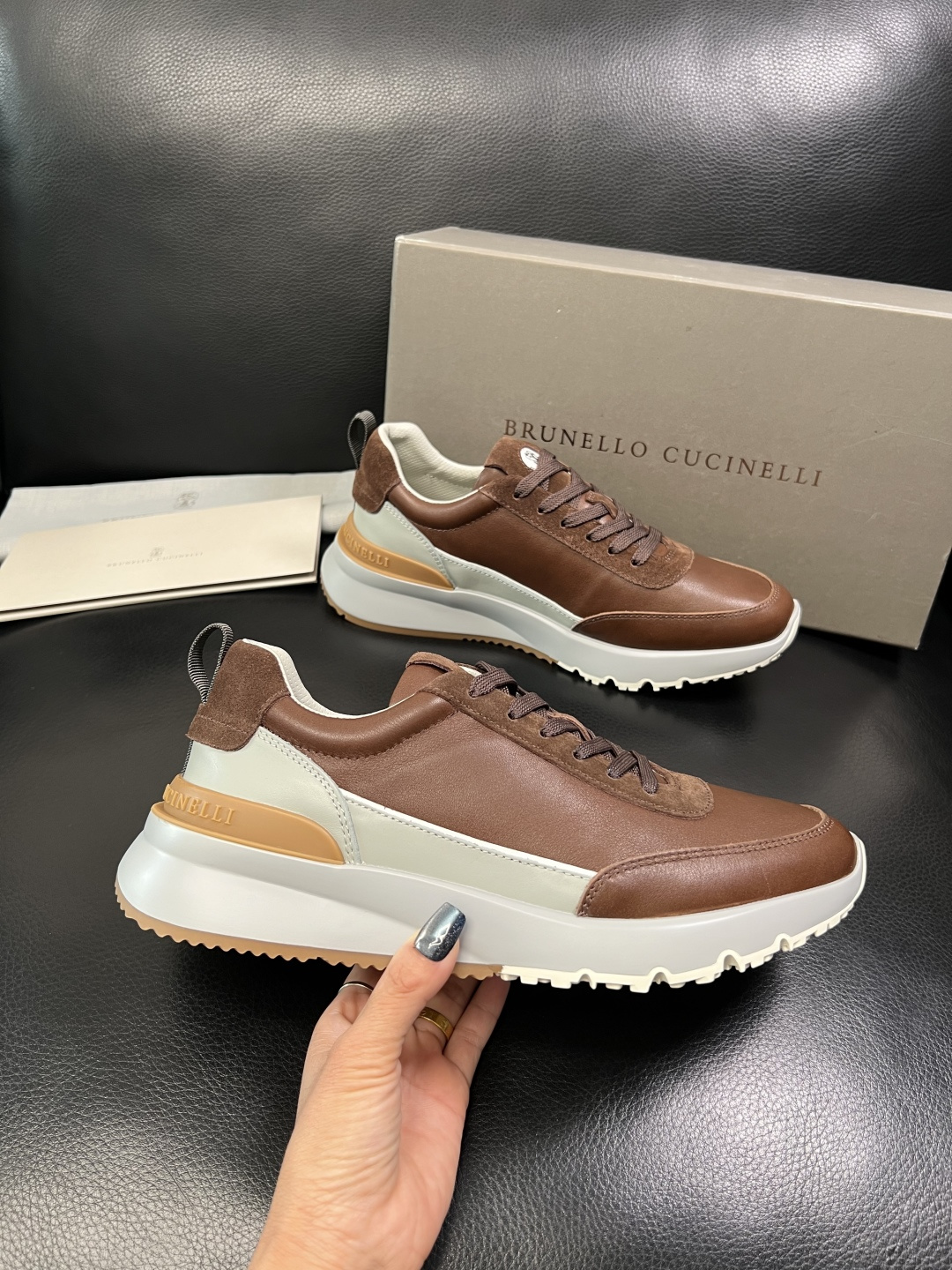 Brunello Cucinelli 高品质 顶级工艺品 BC 专柜同步原厂配置，意大利进口牛皮面料牛内