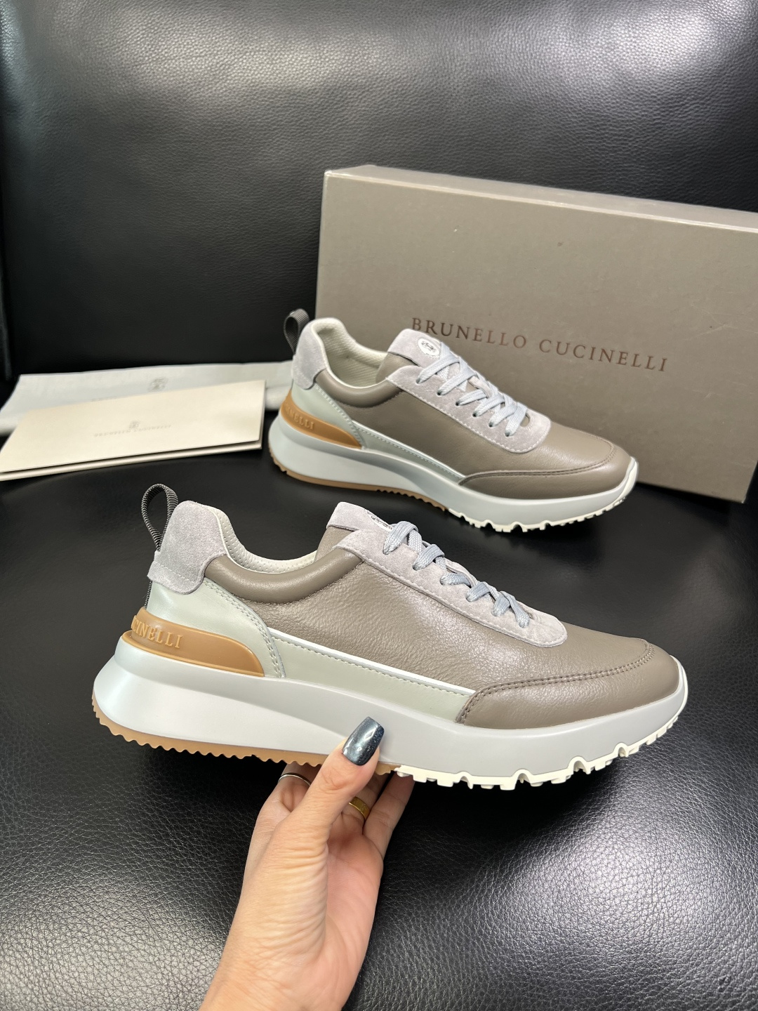 Brunello Cucinelli 高品质 顶级工艺品 BC 专柜同步原厂配置，意大利进口牛皮面料牛内