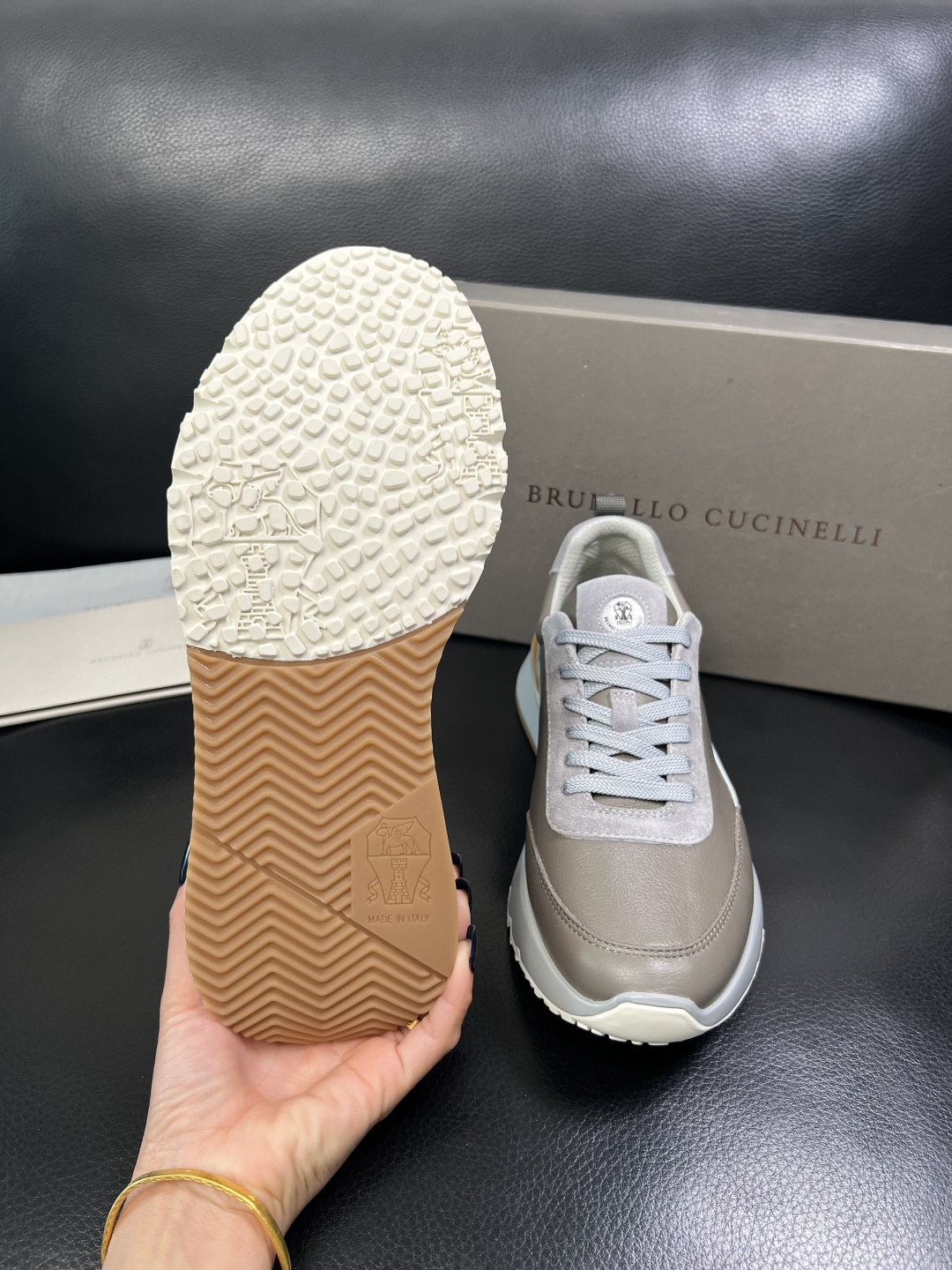 Brunello Cucinelli 高品质 顶级工艺品 BC 专柜同步原厂配置，意大利进口牛皮面料牛内