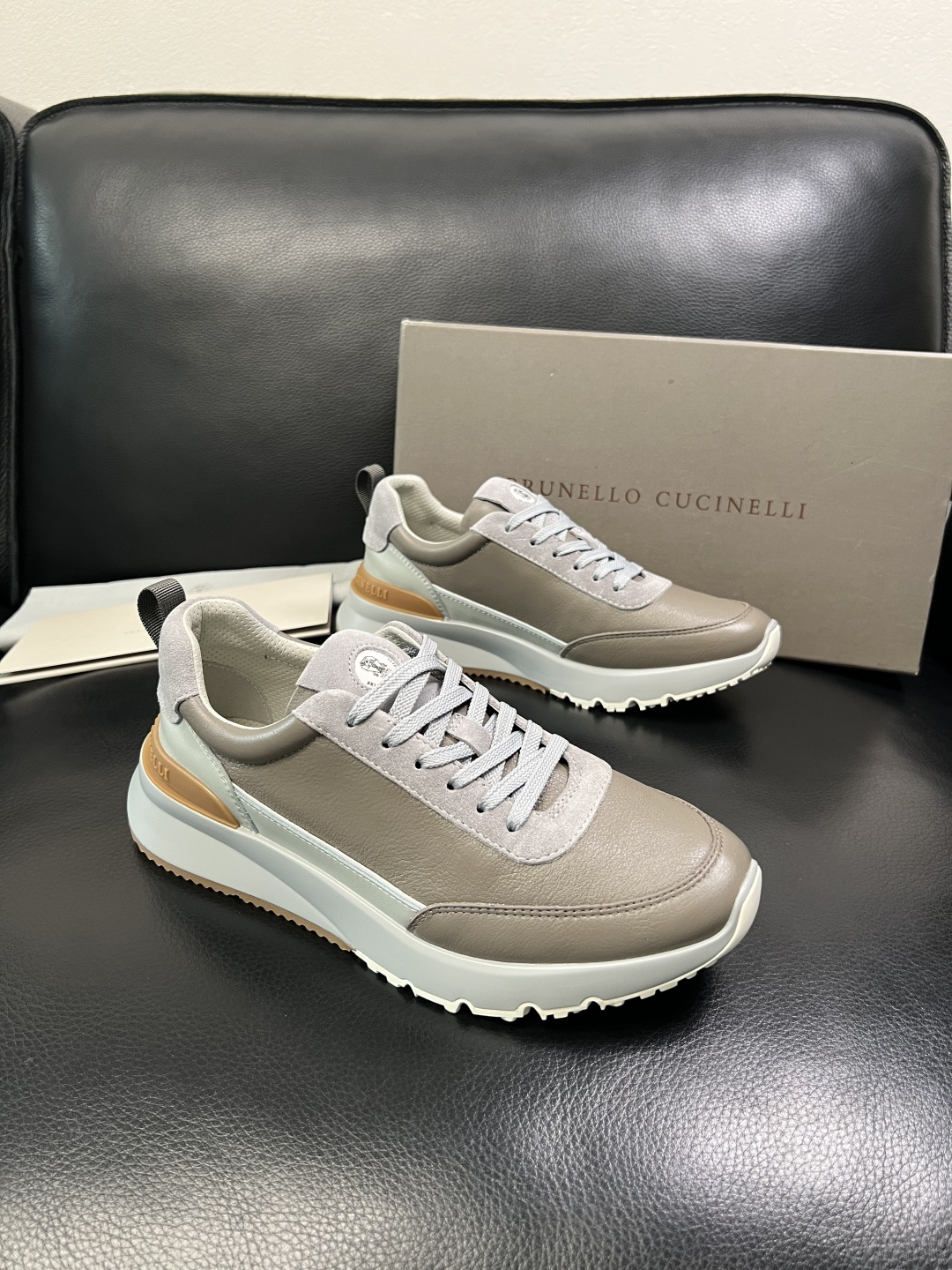 Brunello Cucinelli 高品质 顶级工艺品 BC 专柜同步原厂配置，意大利进口牛皮面料牛内