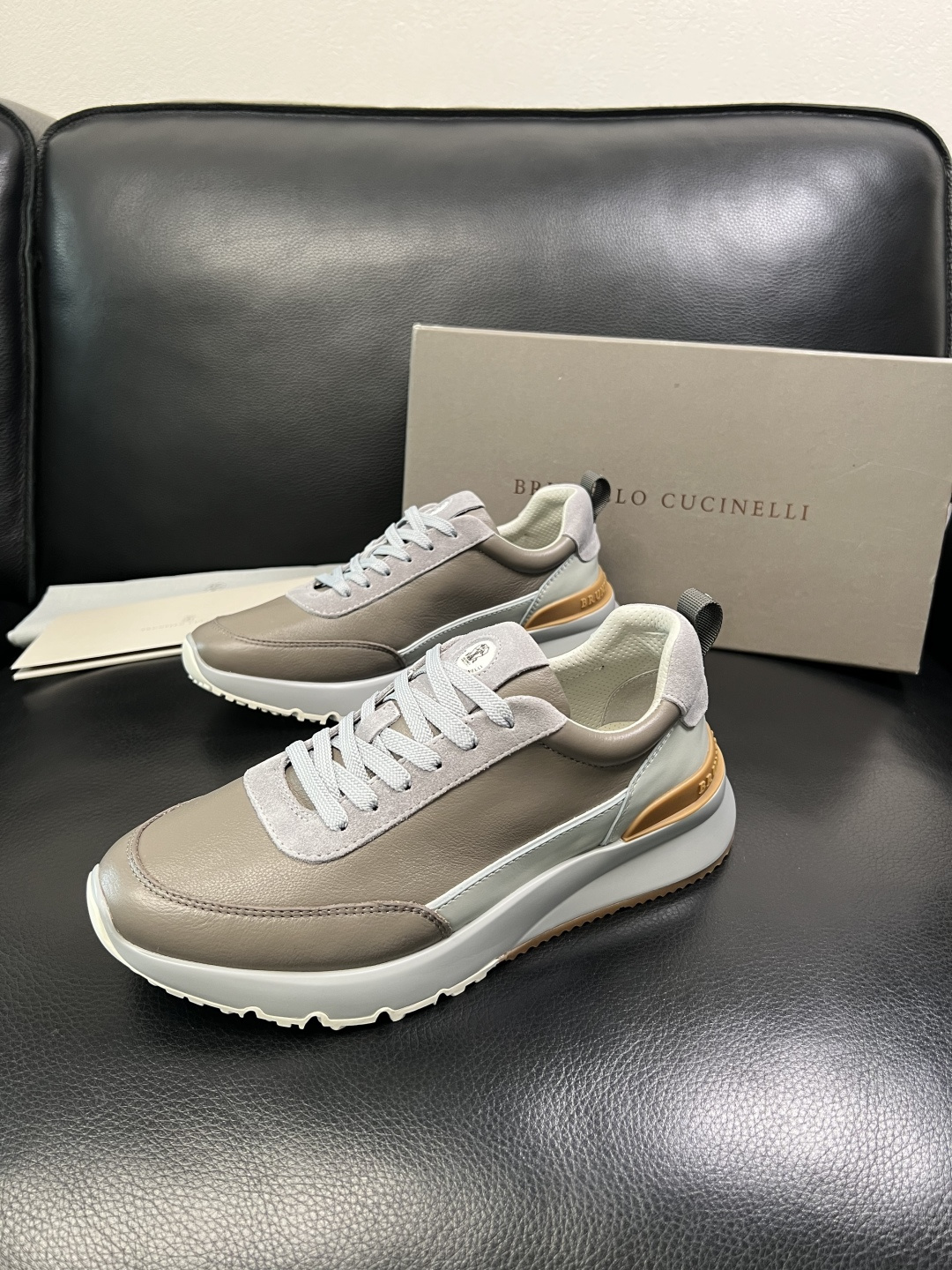 Brunello Cucinelli 高品质 顶级工艺品 BC 专柜同步原厂配置，意大利进口牛皮面料牛内