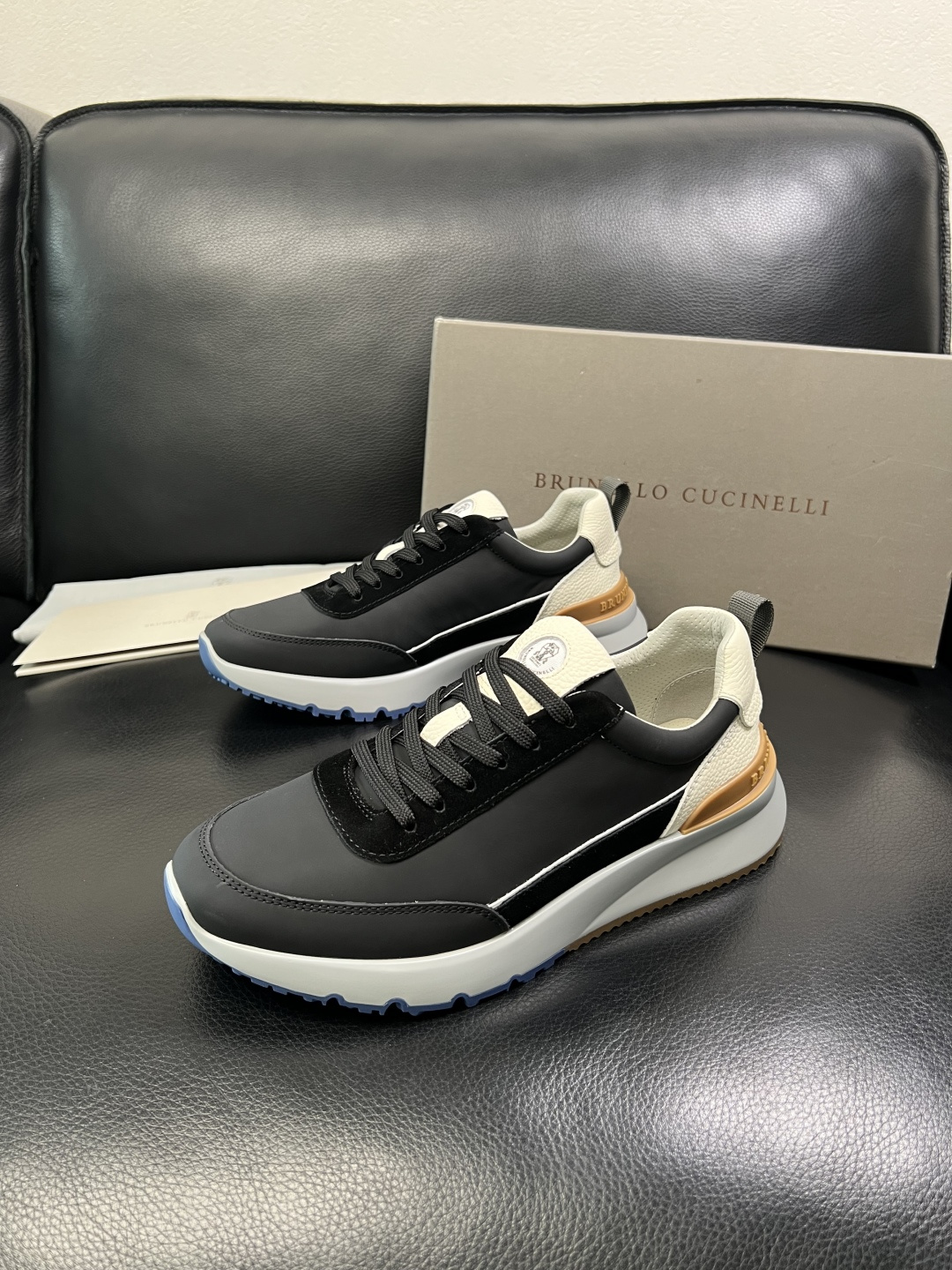 Brunello Cucinelli 高品质 顶级工艺品 BC 专柜同步原厂配置，意大利进口牛皮面料牛内