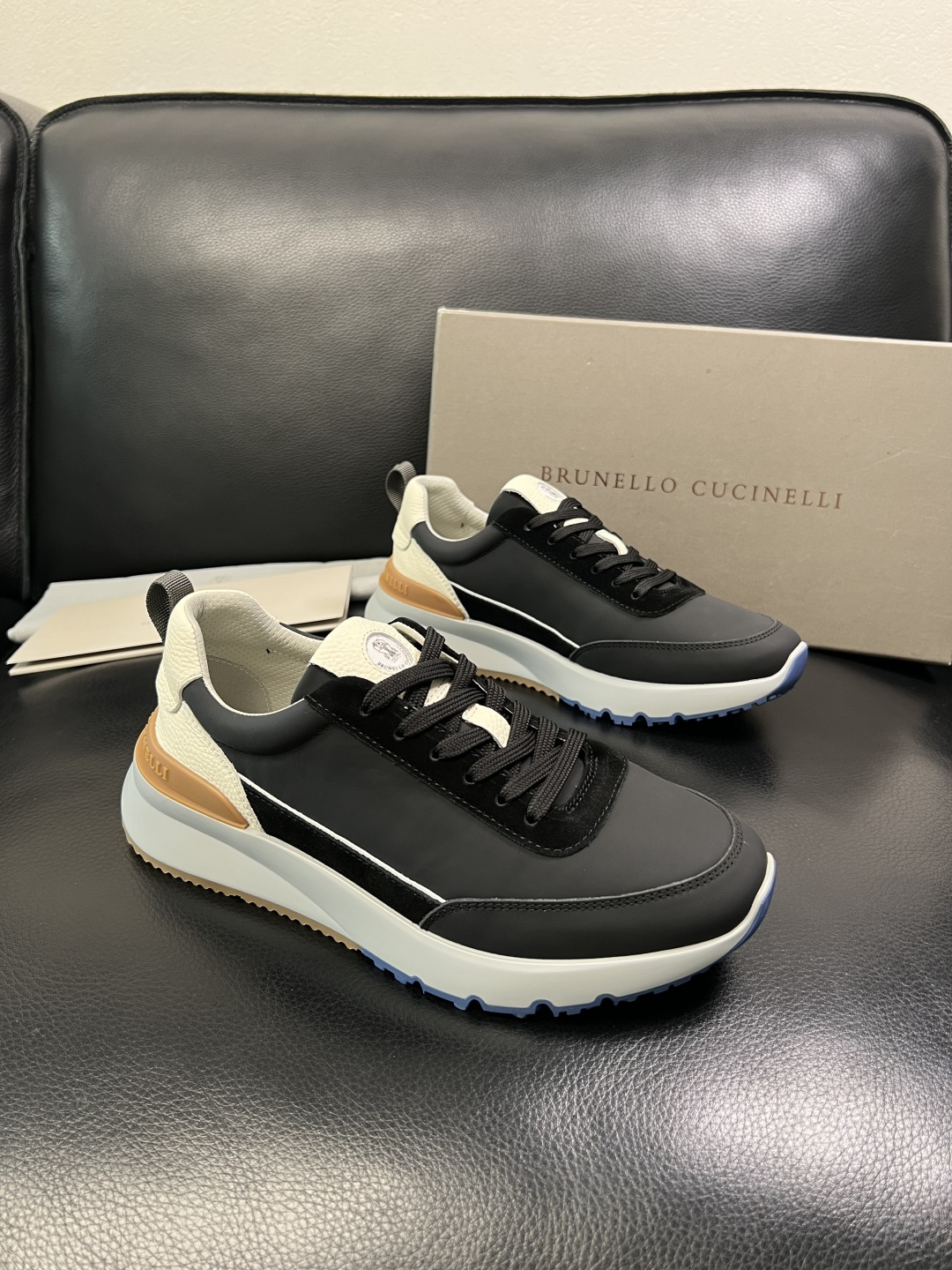 Brunello Cucinelli 高品质 顶级工艺品 BC 专柜同步原厂配置，意大利进口牛皮面料牛内