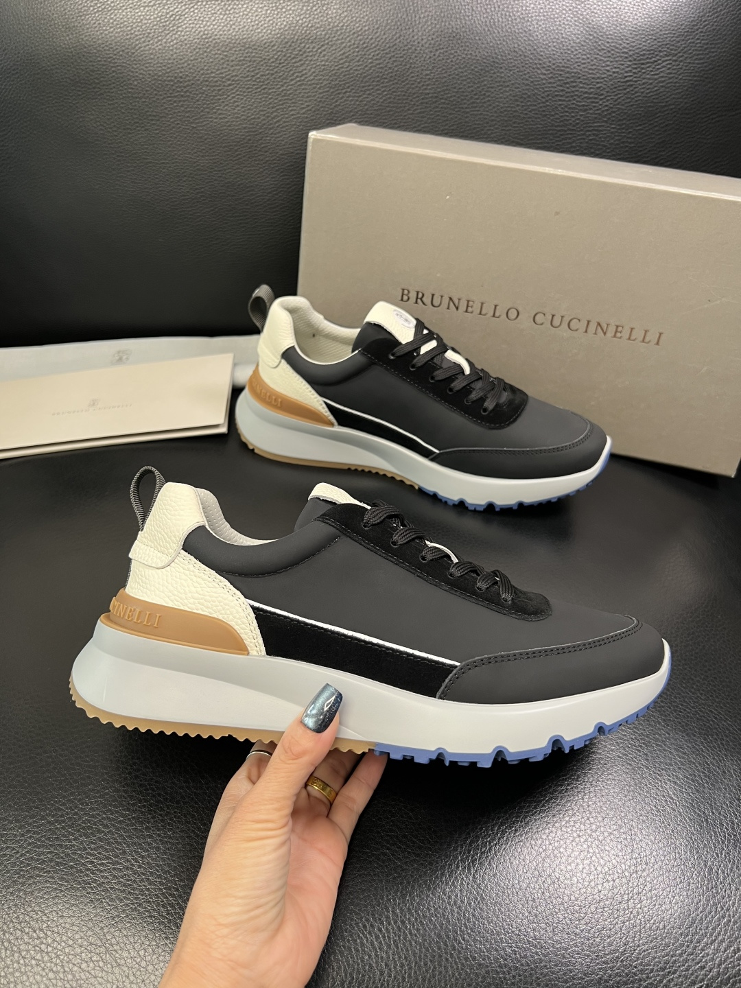 Brunello Cucinelli 高品质 顶级工艺品 BC 专柜同步原厂配置，意大利进口牛皮面料牛内