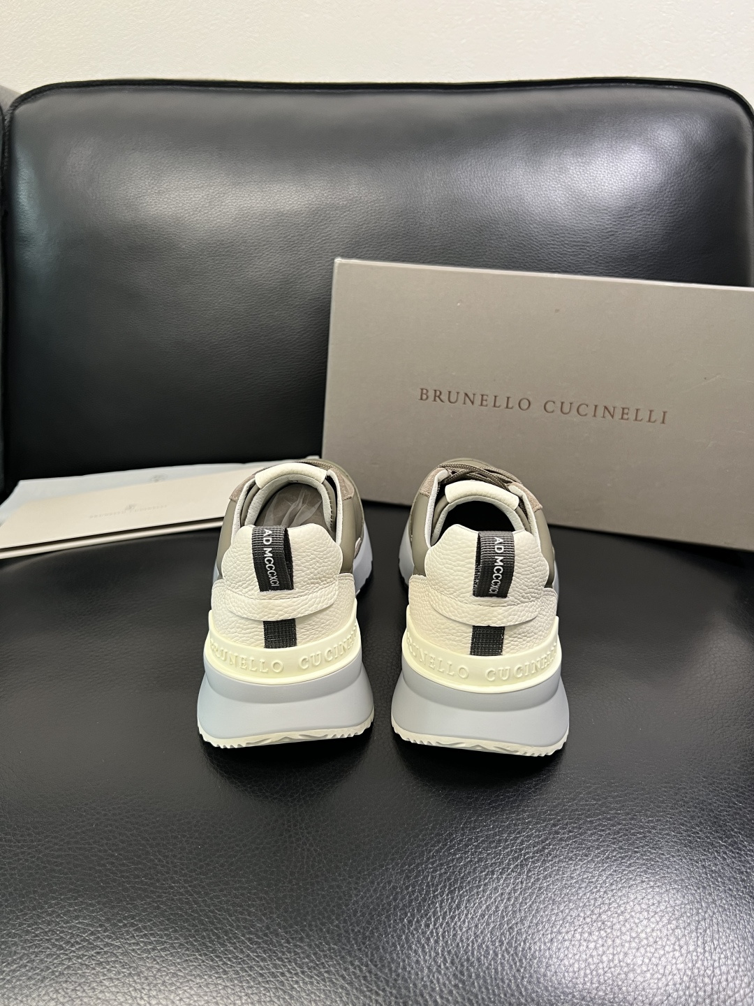 Brunello Cucinelli 高品质 顶级工艺品 BC 专柜同步原厂配置，意大利进口牛皮面料牛内
