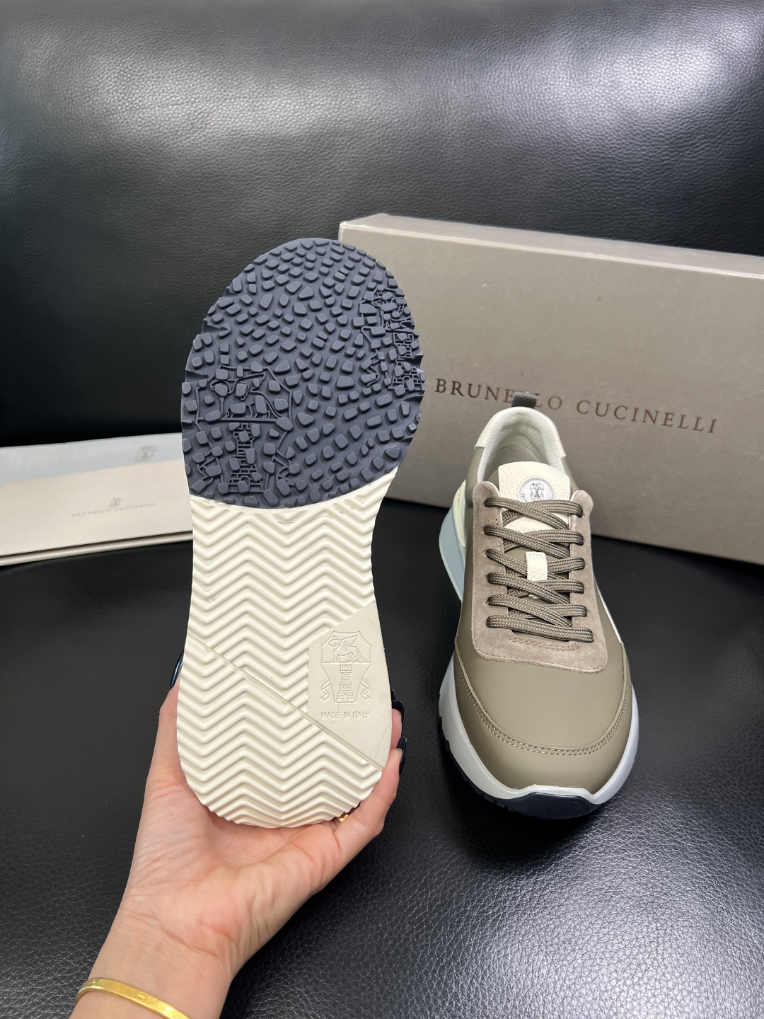 Brunello Cucinelli 高品质 顶级工艺品 BC 专柜同步原厂配置，意大利进口牛皮面料牛内