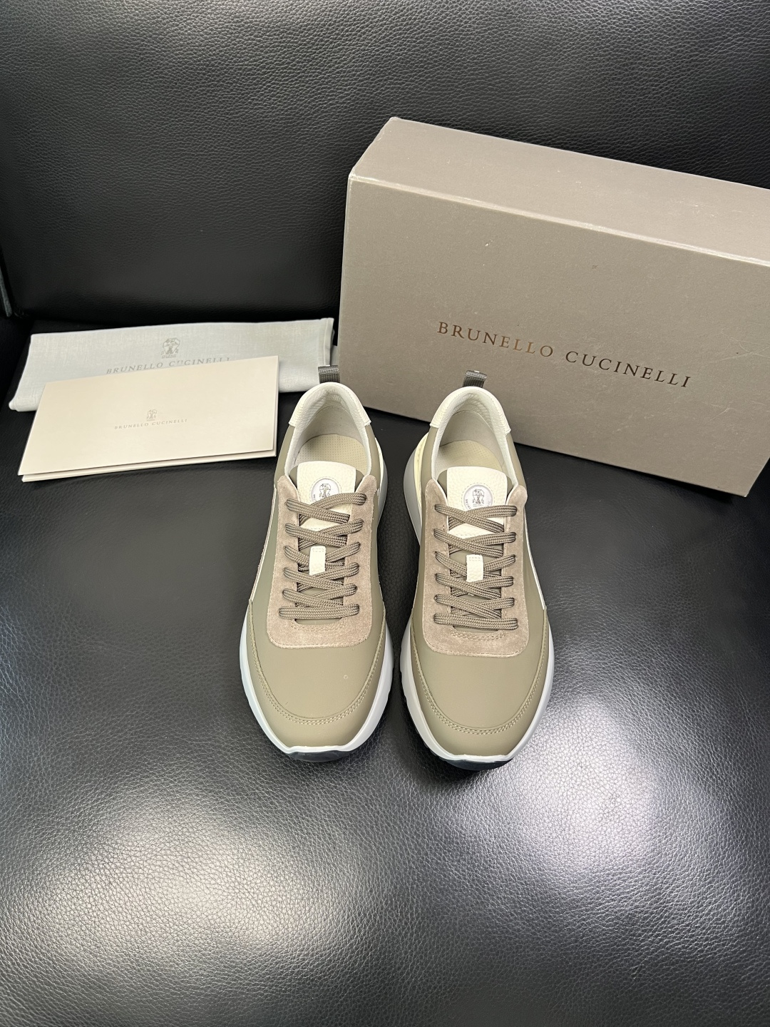 Brunello Cucinelli 高品质 顶级工艺品 BC 专柜同步原厂配置，意大利进口牛皮面料牛内
