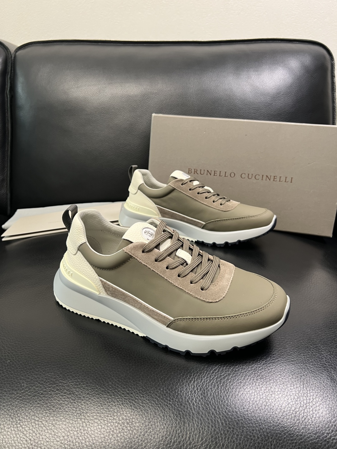 Brunello Cucinelli 高品质 顶级工艺品 BC 专柜同步原厂配置，意大利进口牛皮面料牛内