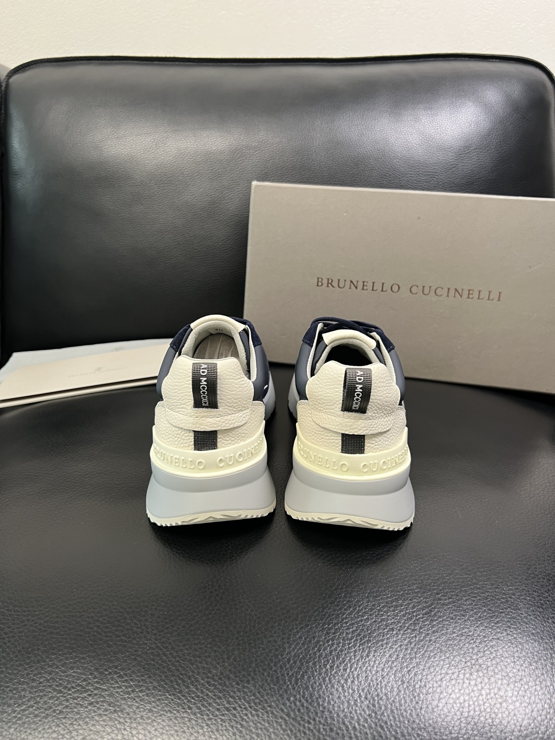 Brunello Cucinelli 高品质 顶级工艺品 BC 专柜同步原厂配置，意大利进口牛皮面料牛内