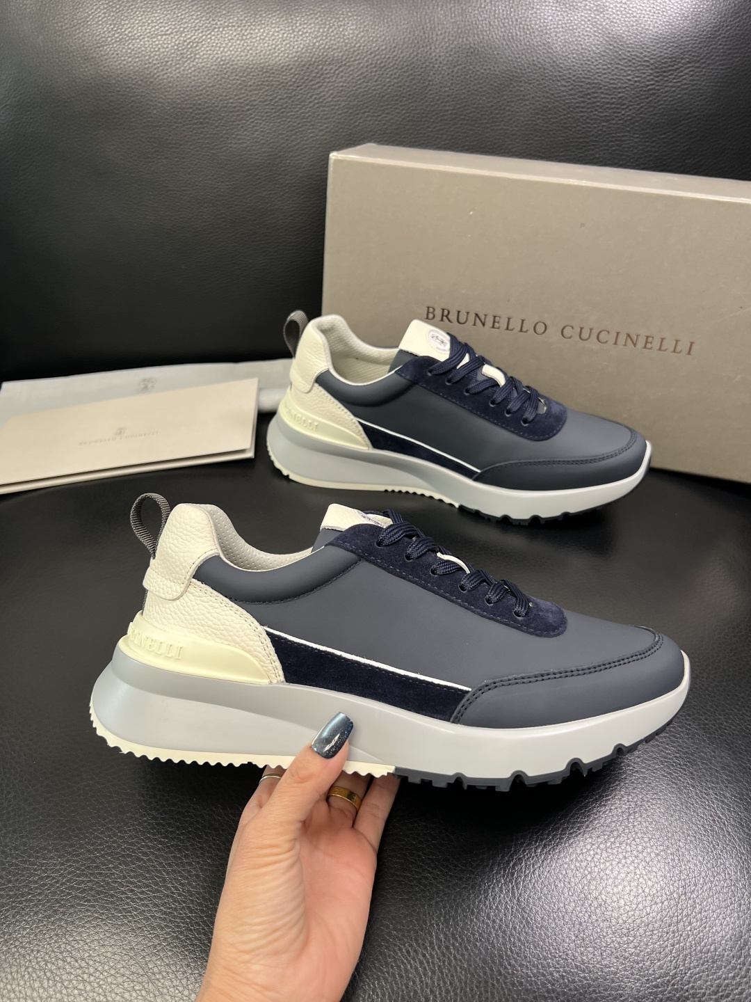 Brunello Cucinelli 高品质 顶级工艺品 BC 专柜同步原厂配置，意大利进口牛皮面料牛内