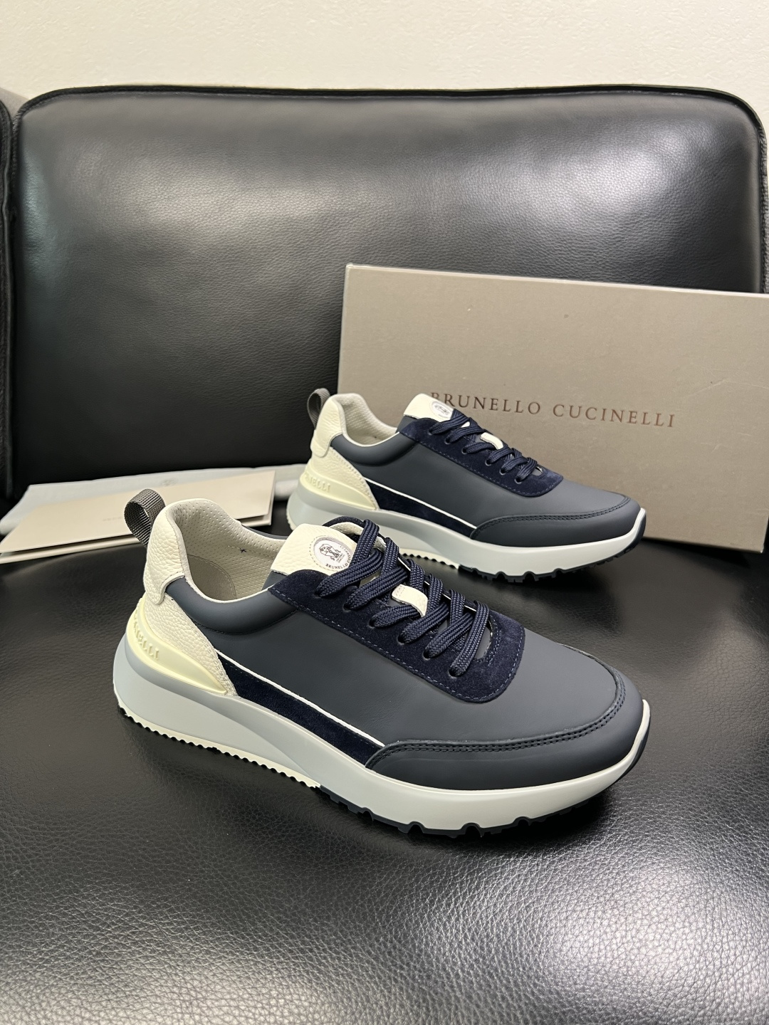 Brunello Cucinelli 高品质 顶级工艺品 BC 专柜同步原厂配置，意大利进口牛皮面料牛内