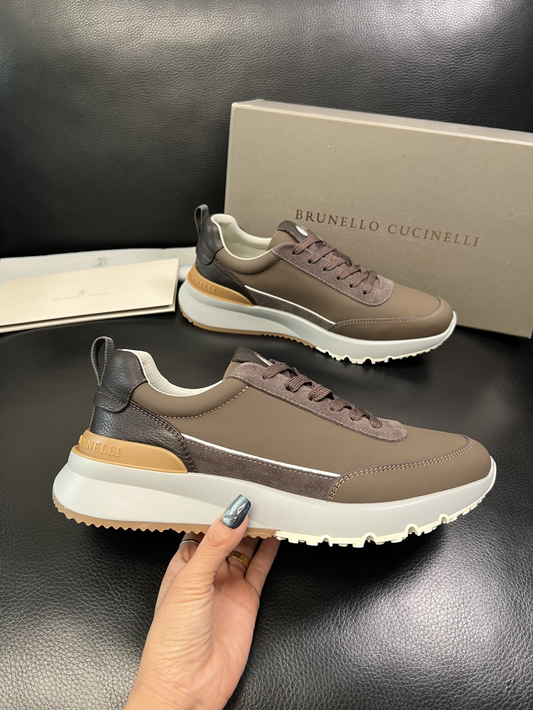 Brunello Cucinelli 高品质 顶级工艺品 BC 专柜同步原厂配置，意大利进口牛皮面料牛内