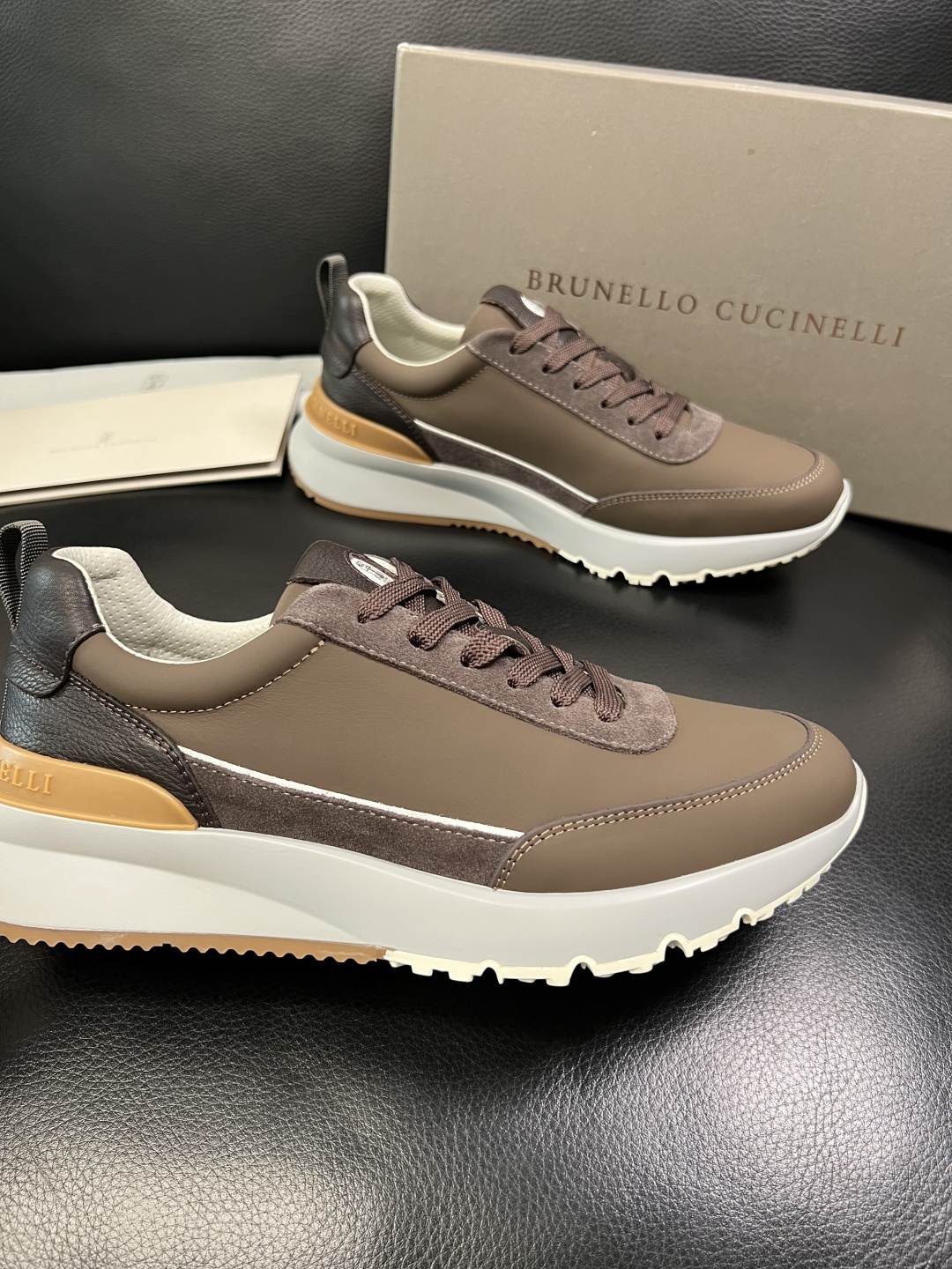 Brunello Cucinelli 高品质 顶级工艺品 BC 专柜同步原厂配置，意大利进口牛皮面料牛内