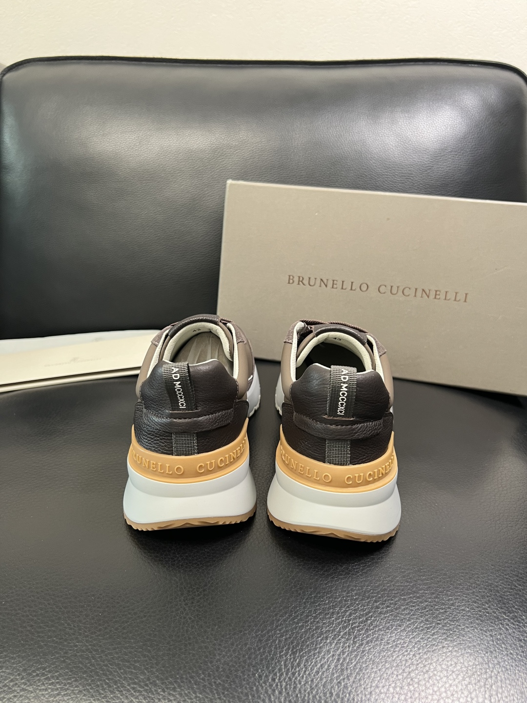 Brunello Cucinelli 高品质 顶级工艺品 BC 专柜同步原厂配置，意大利进口牛皮面料牛内