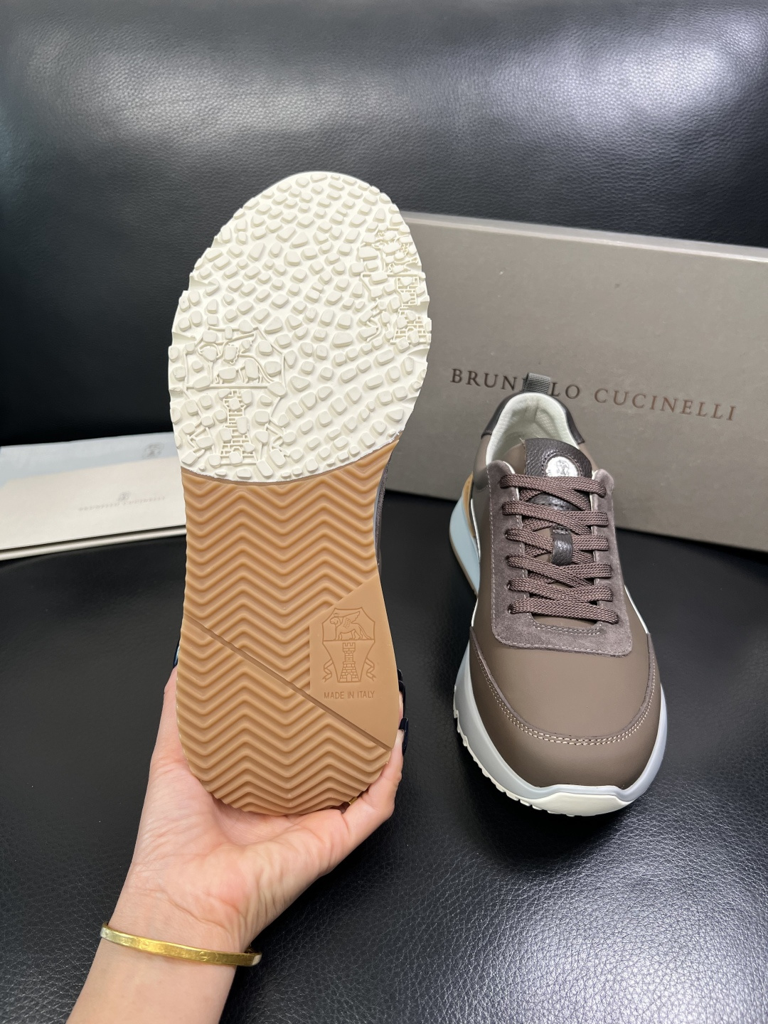 Brunello Cucinelli 高品质 顶级工艺品 BC 专柜同步原厂配置，意大利进口牛皮面料牛内