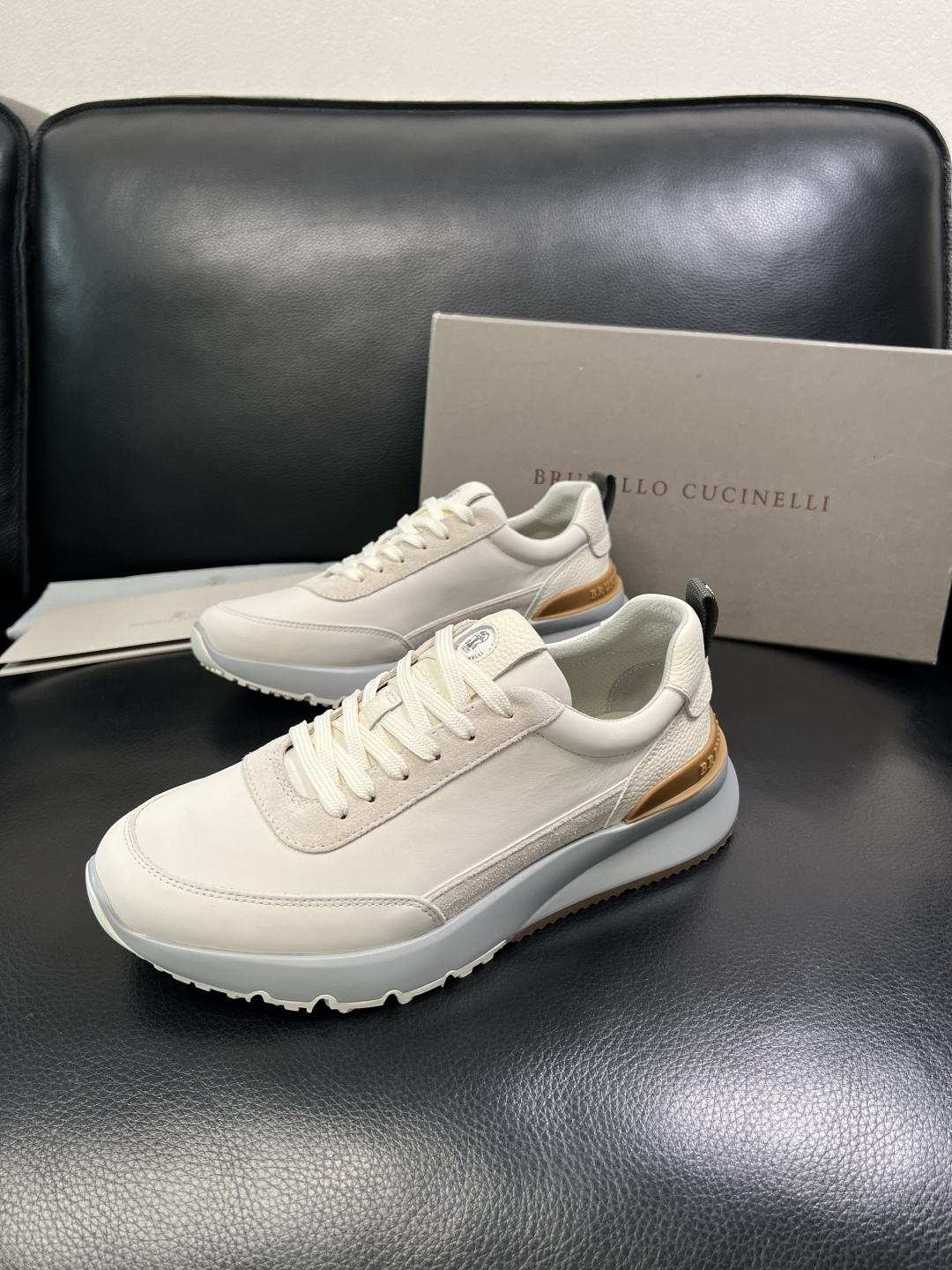 Brunello Cucinelli 高品质 顶级工艺品 BC 专柜同步原厂配置，意大利进口牛皮面料牛内