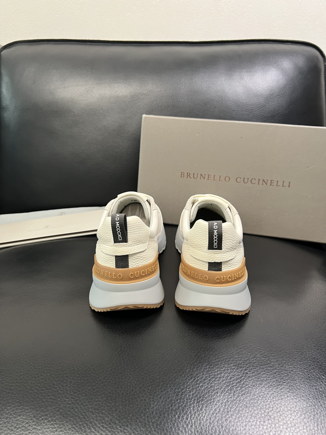 Brunello Cucinelli 高品质 顶级工艺品 BC 专柜同步原厂配置，意大利进口牛皮面料牛内