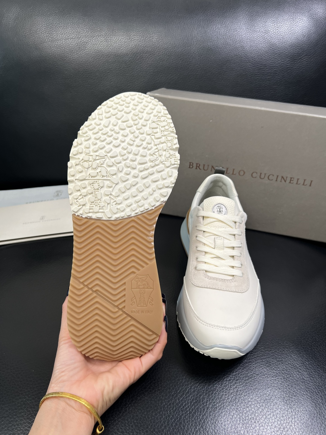 Brunello Cucinelli 高品质 顶级工艺品 BC 专柜同步原厂配置，意大利进口牛皮面料牛内
