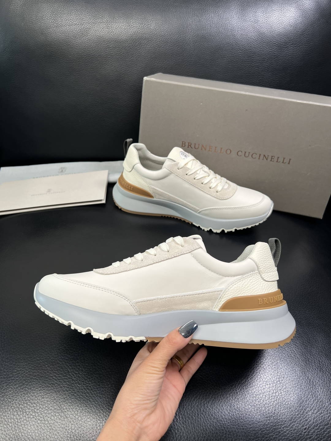 Brunello Cucinelli 高品质 顶级工艺品 BC 专柜同步原厂配置，意大利进口牛皮面料牛内