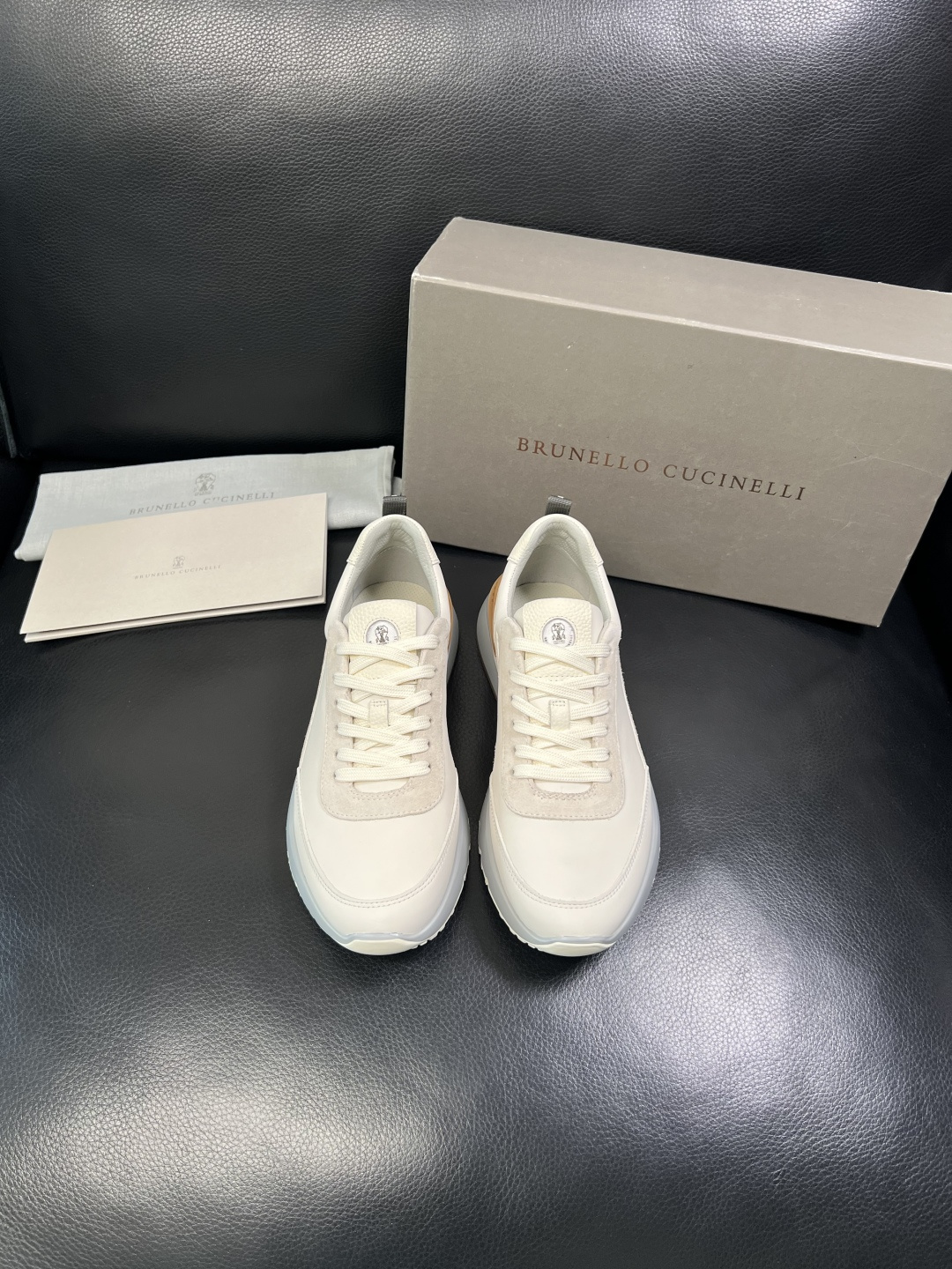 Brunello Cucinelli 高品质 顶级工艺品 BC 专柜同步原厂配置，意大利进口牛皮面料牛内