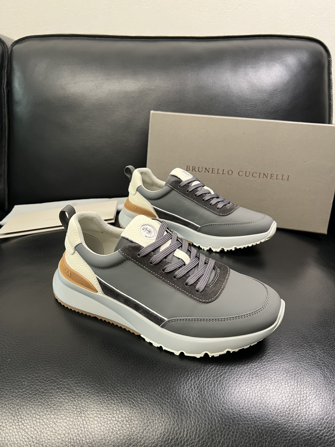 Brunello Cucinelli 高品质 顶级工艺品 BC 专柜同步原厂配置，意大利进口牛皮面料牛内