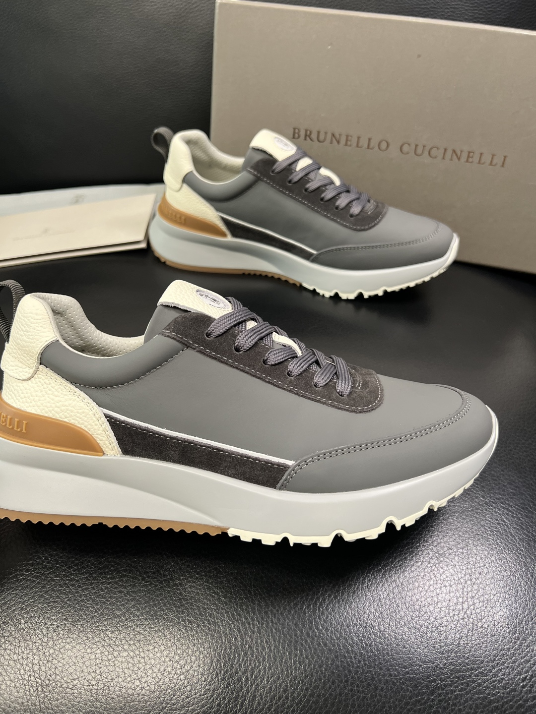 Brunello Cucinelli 高品质 顶级工艺品 BC 专柜同步原厂配置，意大利进口牛皮面料牛内