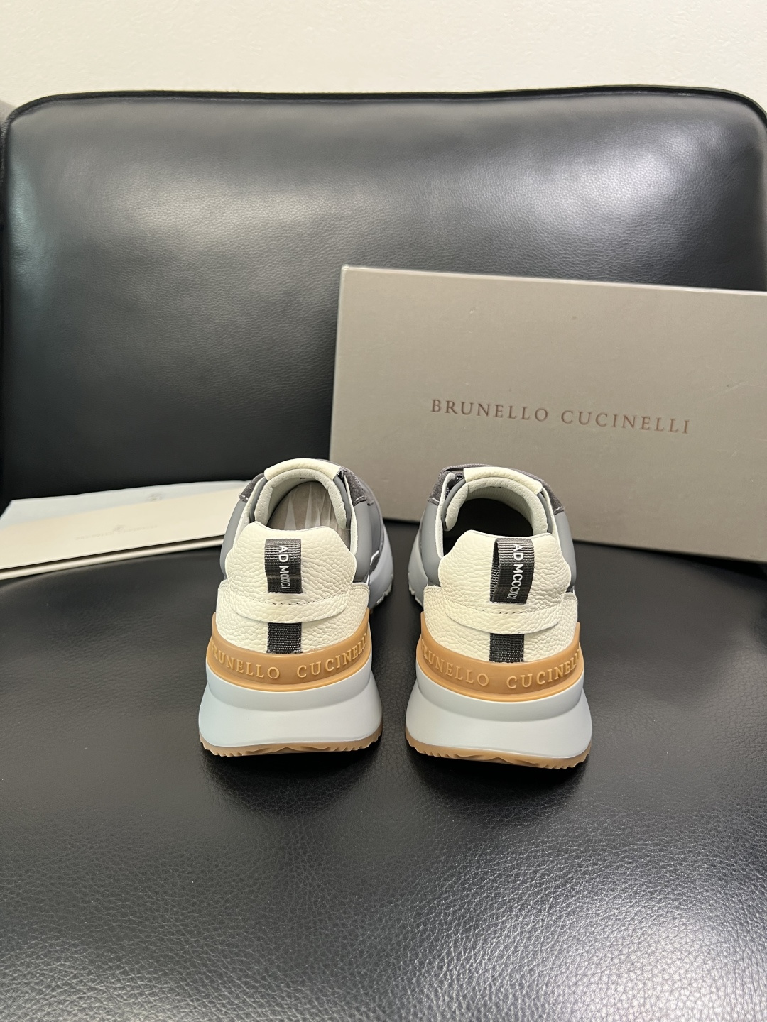 Brunello Cucinelli 高品质 顶级工艺品 BC 专柜同步原厂配置，意大利进口牛皮面料牛内