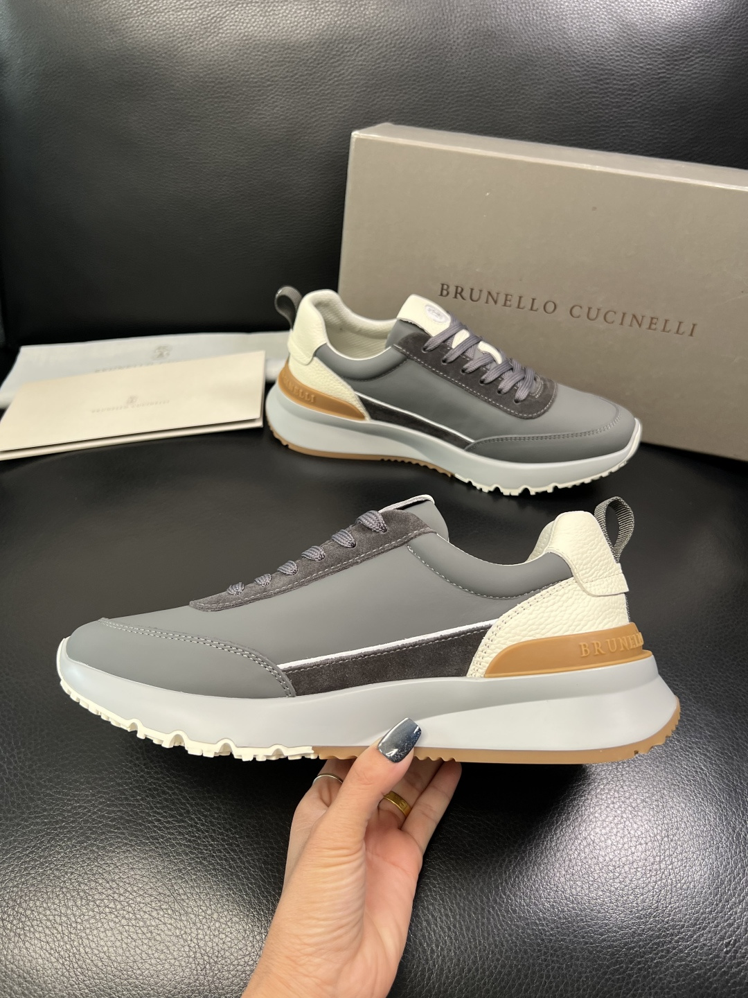Brunello Cucinelli 高品质 顶级工艺品 BC 专柜同步原厂配置，意大利进口牛皮面料牛内
