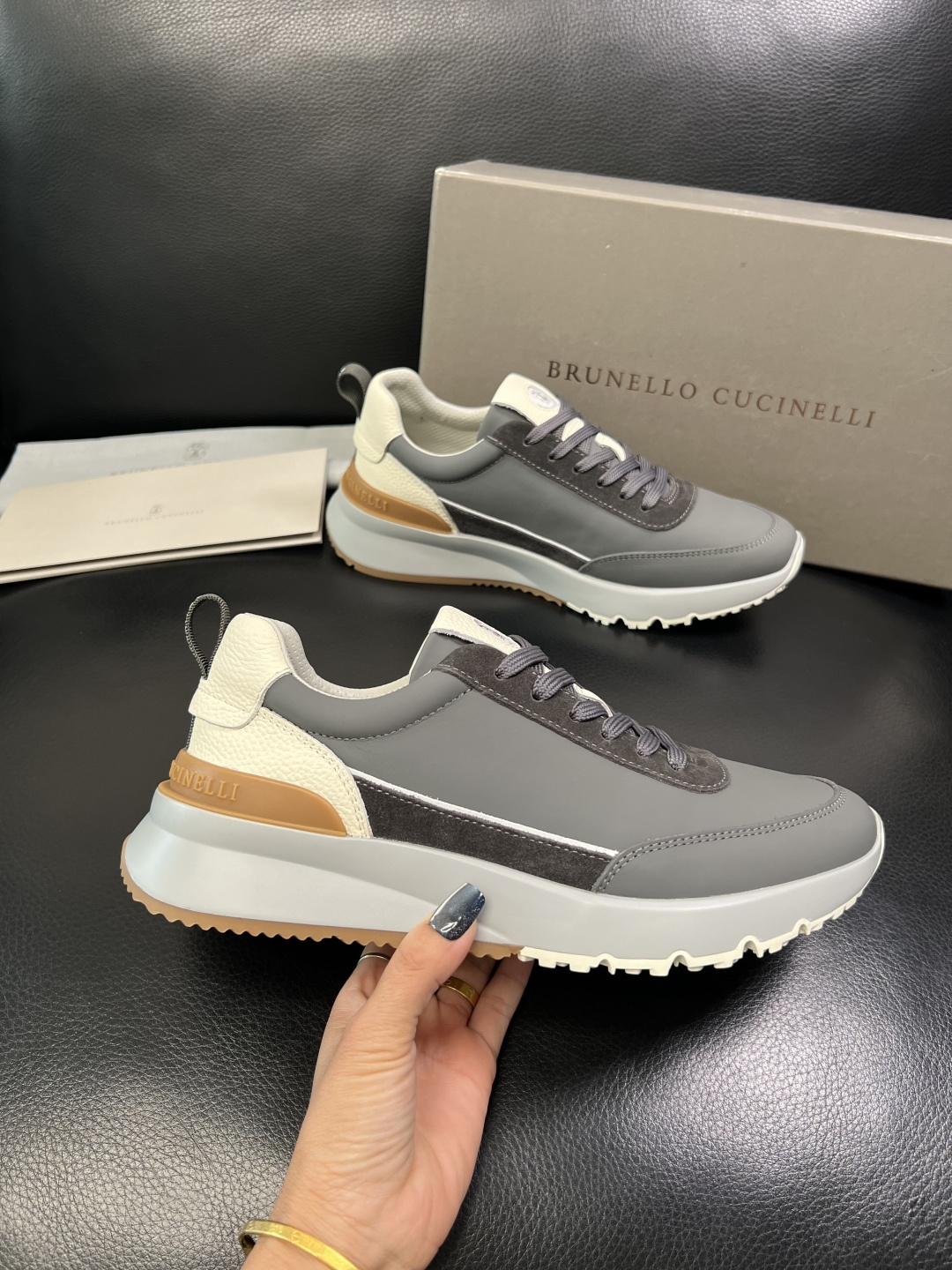 Brunello Cucinelli 高品质 顶级工艺品 BC 专柜同步原厂配置，意大利进口牛皮面料牛内