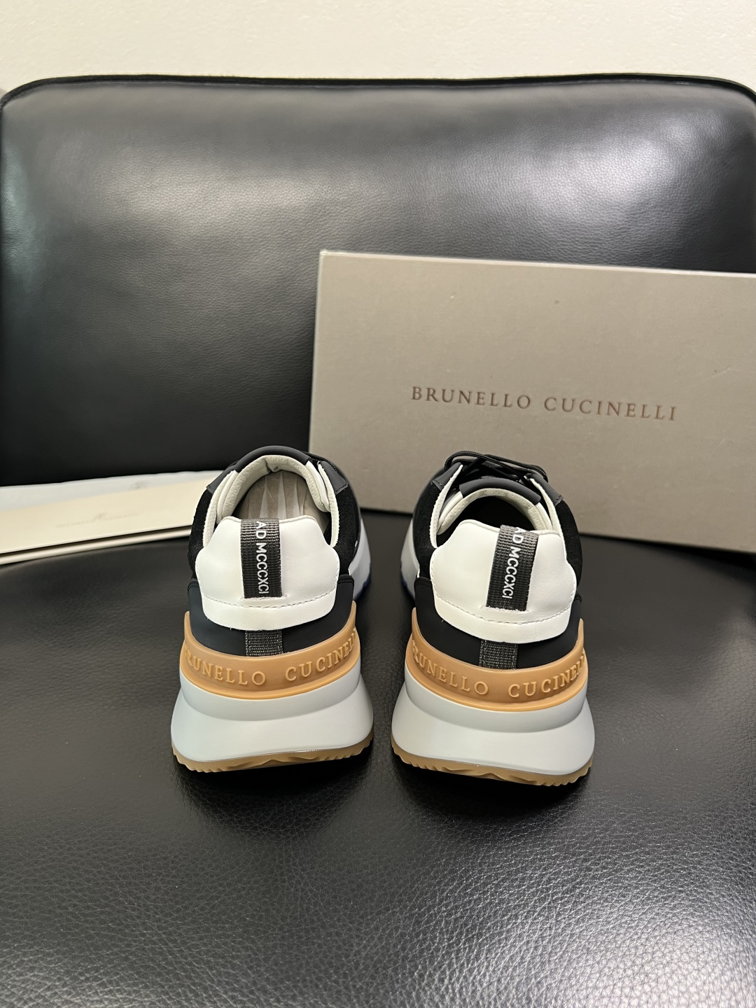 Brunello Cucinelli 高品质 顶级工艺品 BC 专柜同步原厂配置，意大利进口牛皮面料牛内