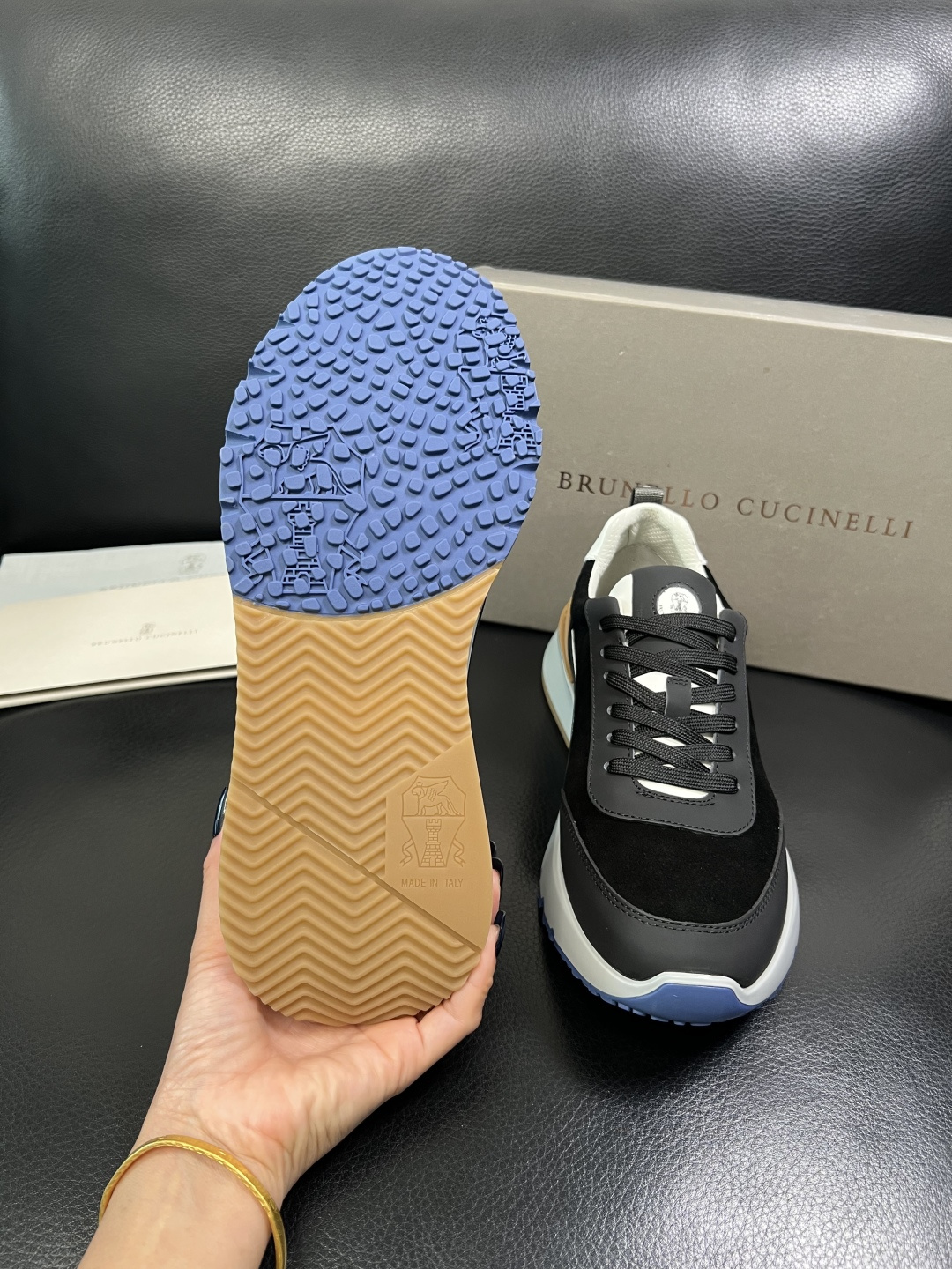 Brunello Cucinelli 高品质 顶级工艺品 BC 专柜同步原厂配置，意大利进口牛皮面料牛内