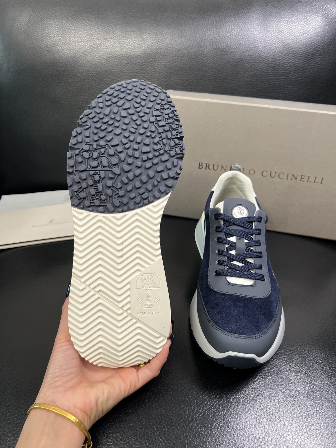 Brunello Cucinelli 高品质 顶级工艺品 BC 专柜同步原厂配置，意大利进口牛皮面料牛内