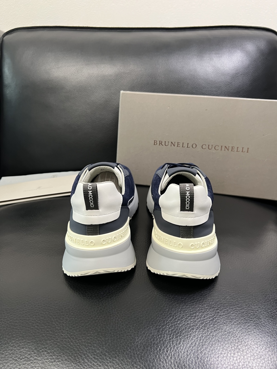 Brunello Cucinelli 高品质 顶级工艺品 BC 专柜同步原厂配置，意大利进口牛皮面料牛内