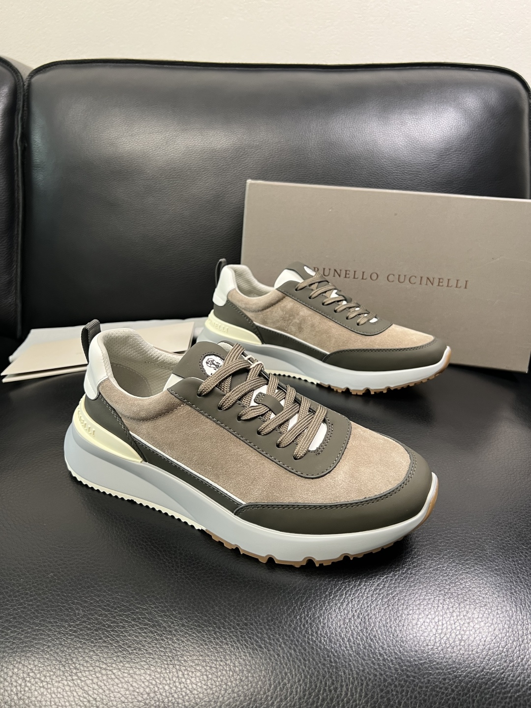 Brunello Cucinelli 高品质 顶级工艺品 BC 专柜同步原厂配置，意大利进口牛皮面料牛内