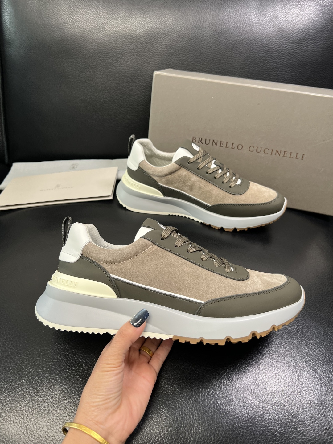 Brunello Cucinelli 高品质 顶级工艺品 BC 专柜同步原厂配置，意大利进口牛皮面料牛内