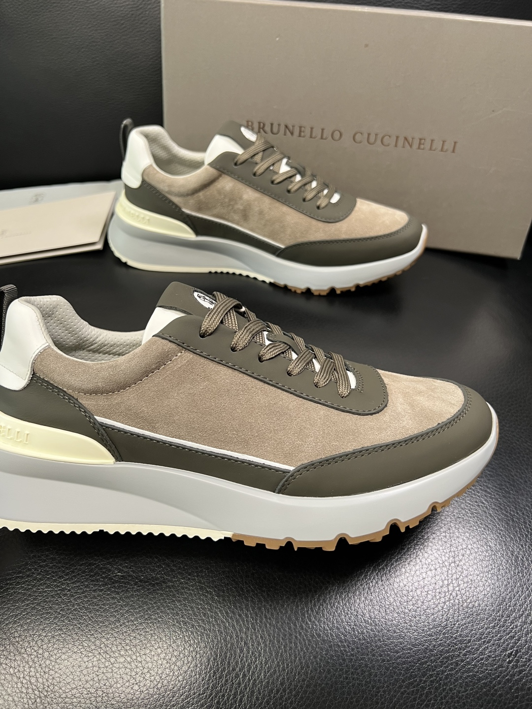 Brunello Cucinelli 高品质 顶级工艺品 BC 专柜同步原厂配置，意大利进口牛皮面料牛内