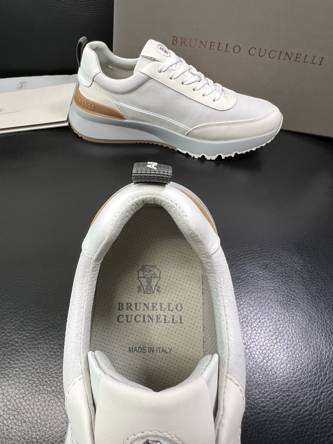 Brunello Cucinelli 高品质 顶级工艺品 BC 专柜同步原厂配置，意大利进口牛皮面料牛内