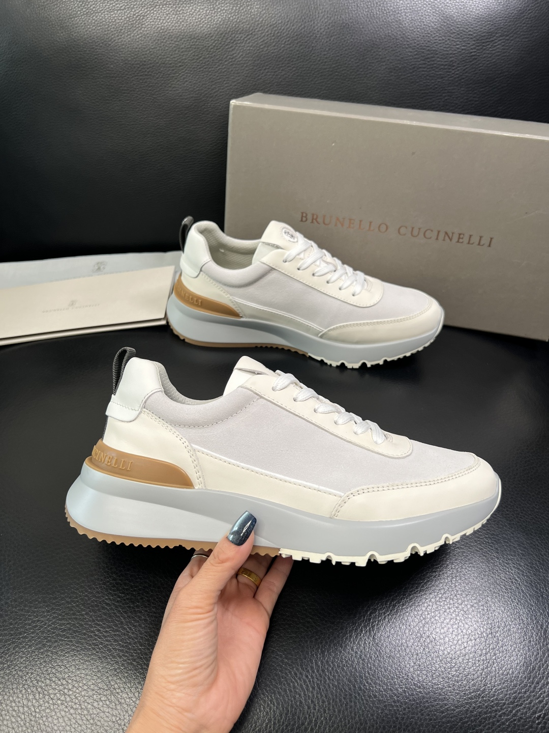 Brunello Cucinelli 高品质 顶级工艺品 BC 专柜同步原厂配置，意大利进口牛皮面料牛内