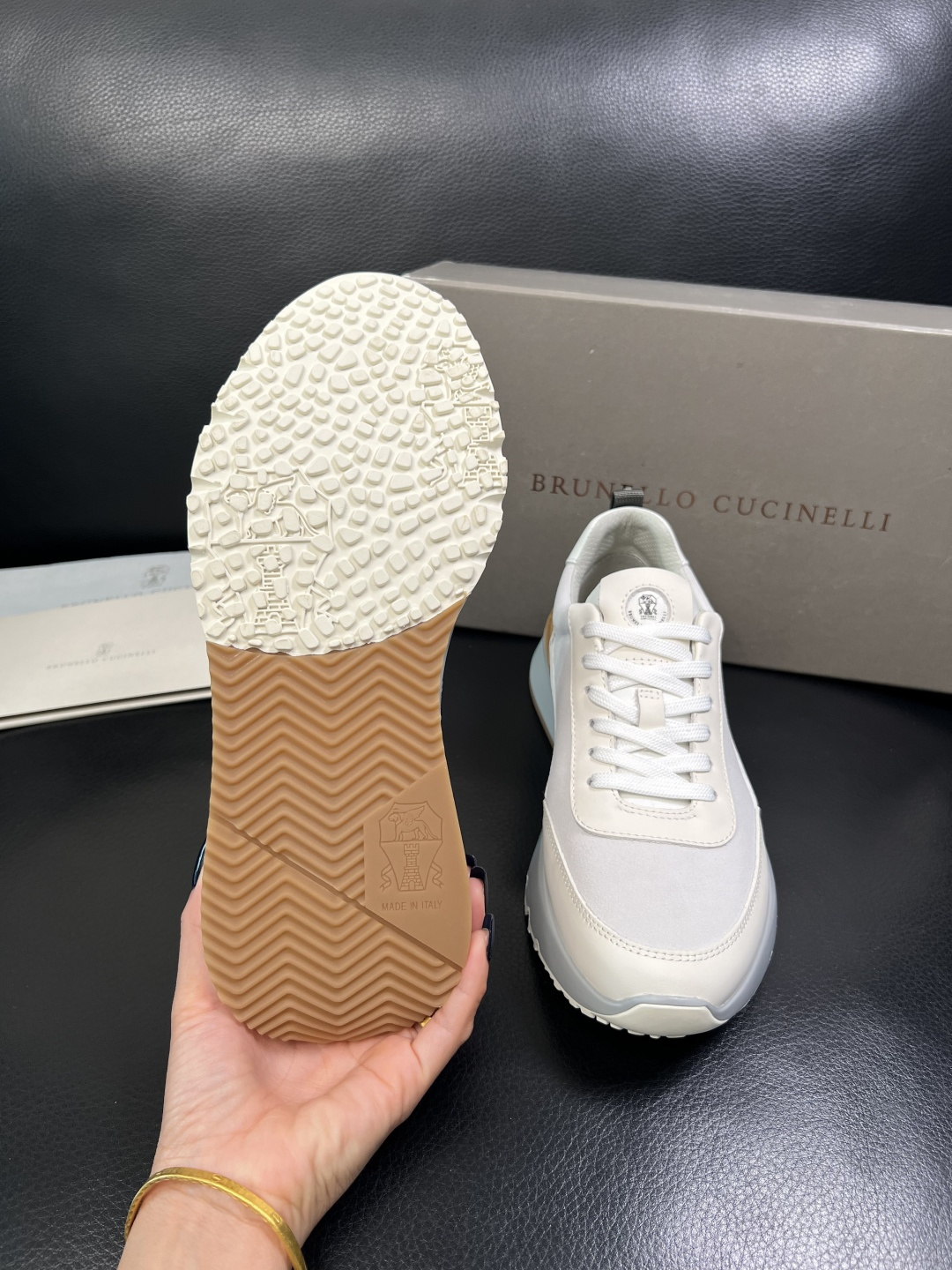 Brunello Cucinelli 高品质 顶级工艺品 BC 专柜同步原厂配置，意大利进口牛皮面料牛内