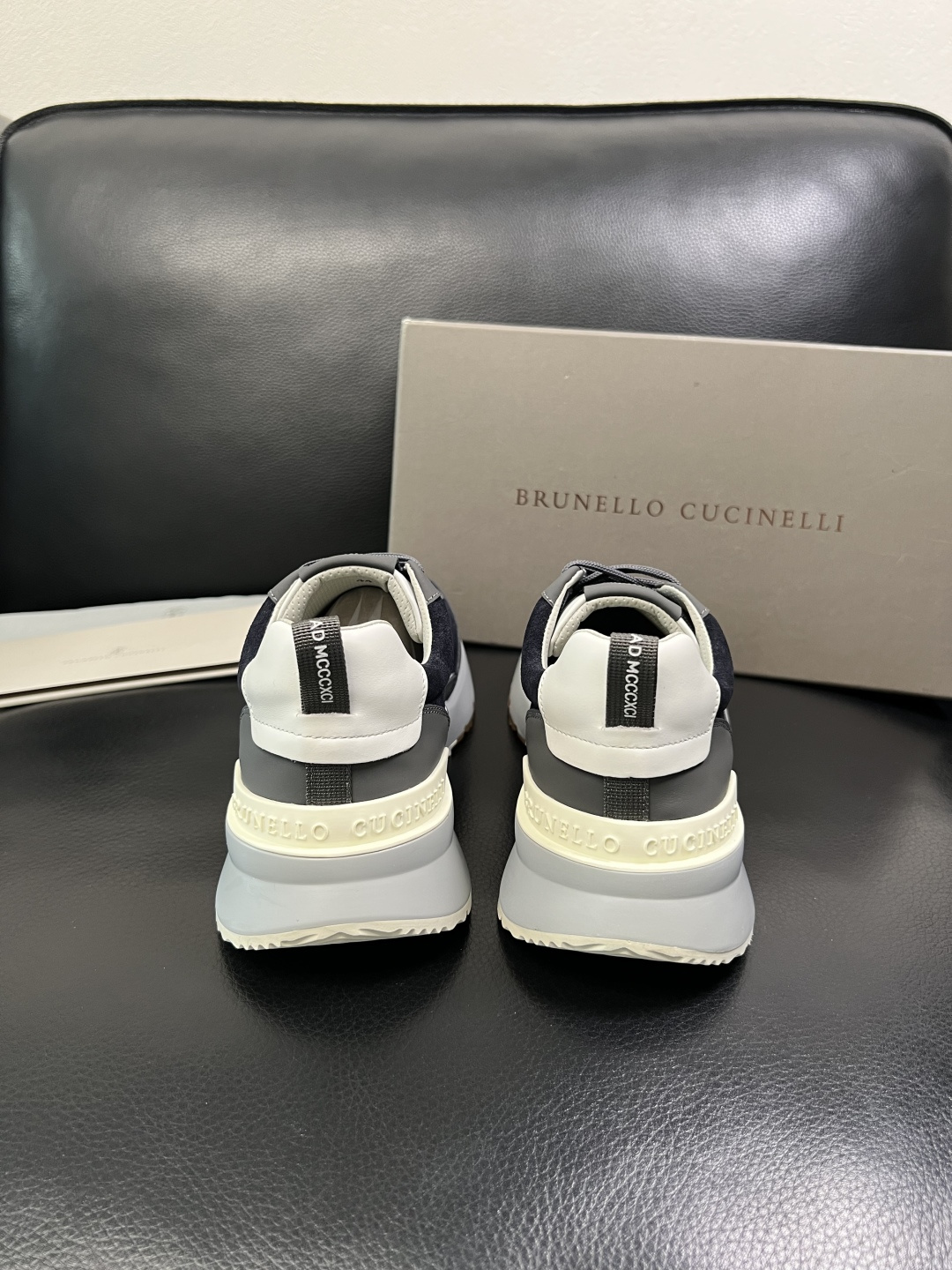 Brunello Cucinelli 高品质 顶级工艺品 BC 专柜同步原厂配置，意大利进口牛皮面料牛内