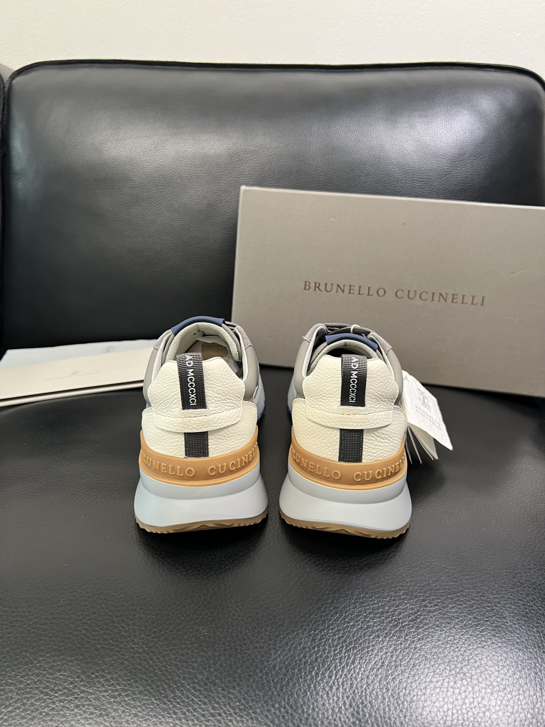 Brunello Cucinelli 高品质 顶级工艺品 BC 专柜同步原厂配置，意大利进口牛皮面料牛内