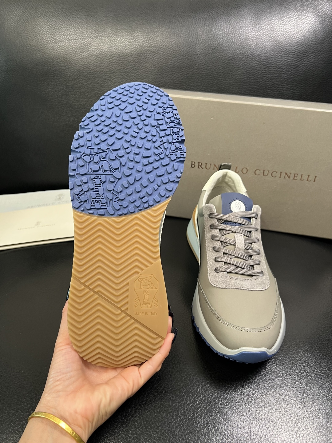 Brunello Cucinelli 高品质 顶级工艺品 BC 专柜同步原厂配置，意大利进口牛皮面料牛内