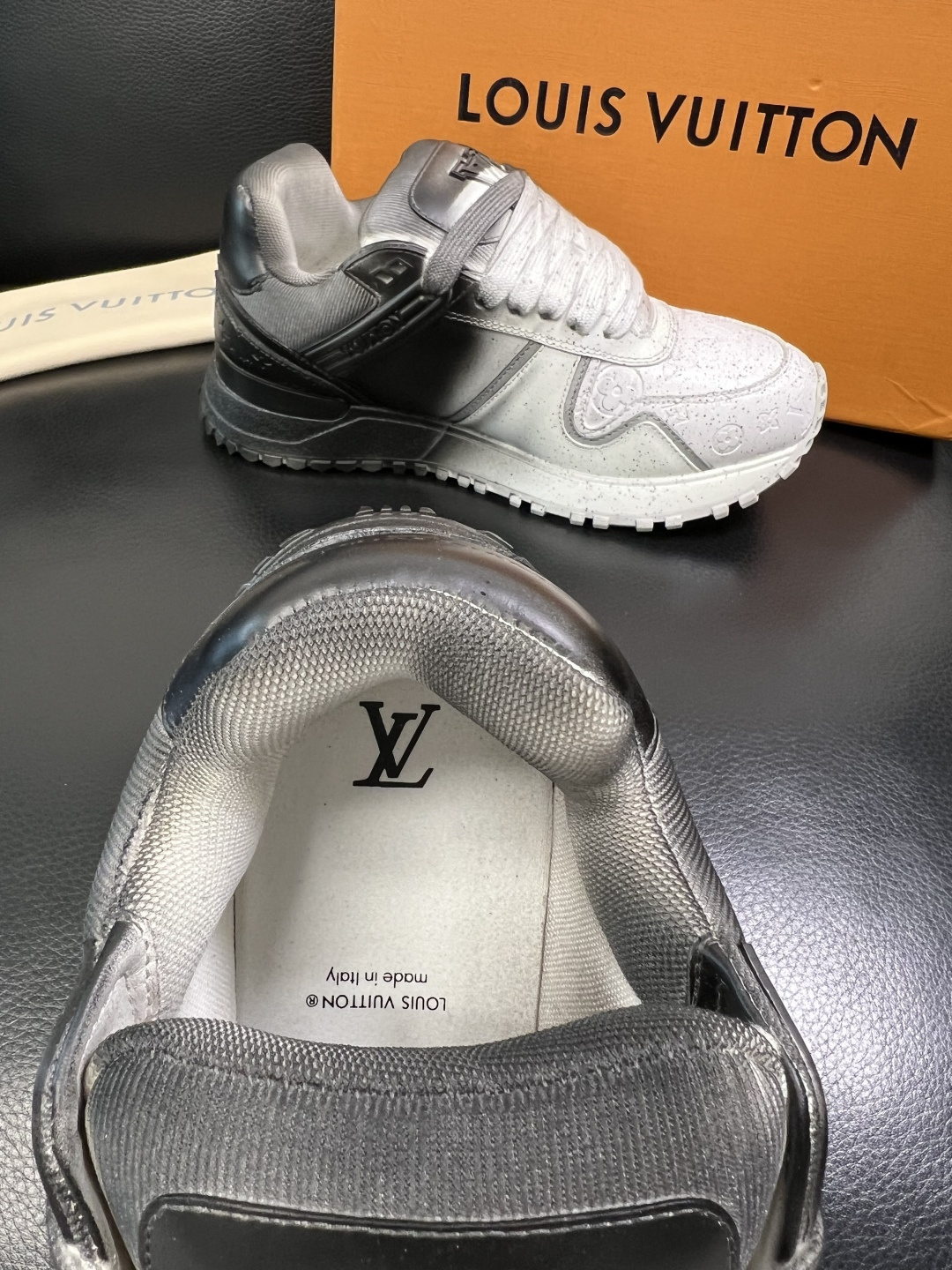 Lv 高品质 顶级工艺品 路易威登，运动板鞋专柜同步原厂配置，鞋面意大利进口牛皮改色面料，进口网布里垫柔