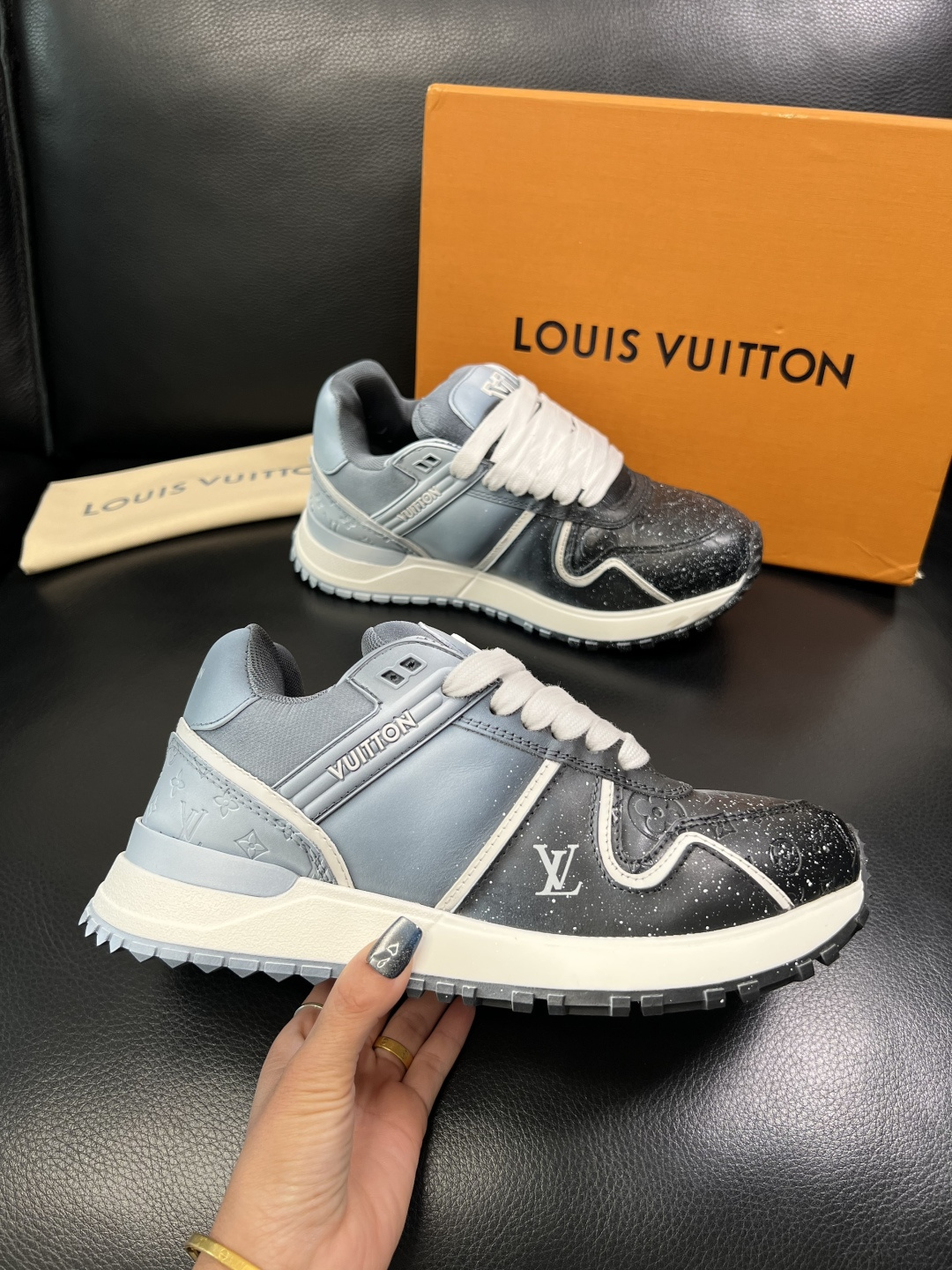 Lv 高品质 顶级工艺品 路易威登，运动板鞋专柜同步原厂配置，鞋面意大利进口牛皮改色面料，进口网布里垫柔